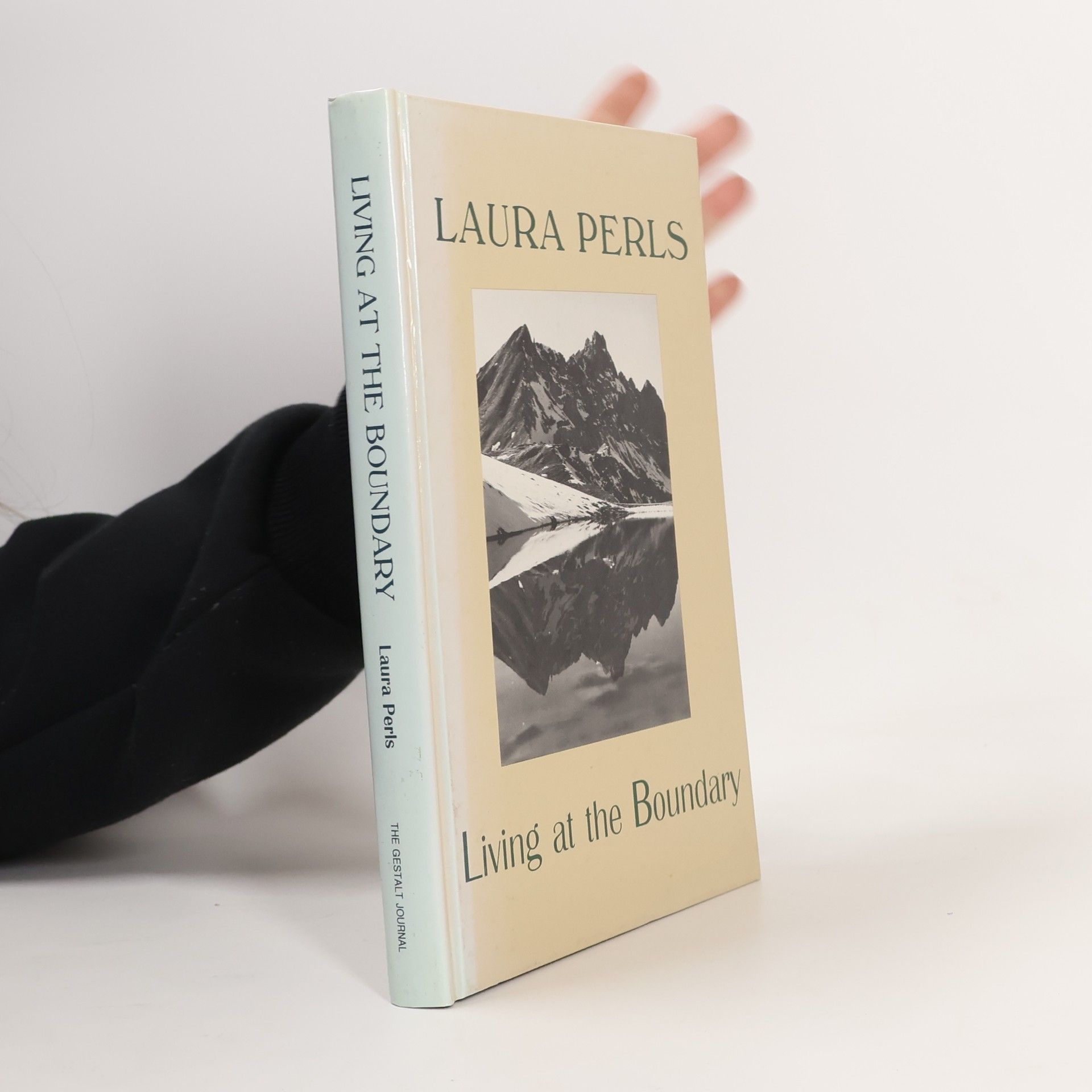 Laura P. Perls Living at the Boundary
