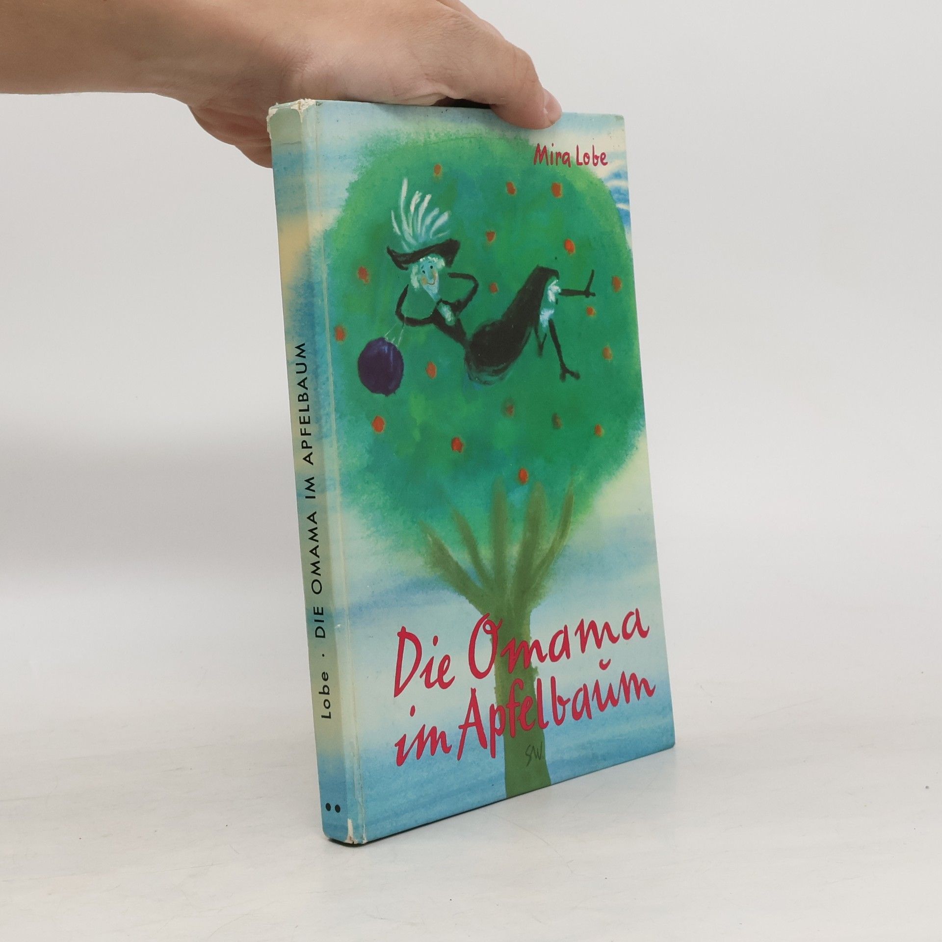 Die Omama im Apfelbaum