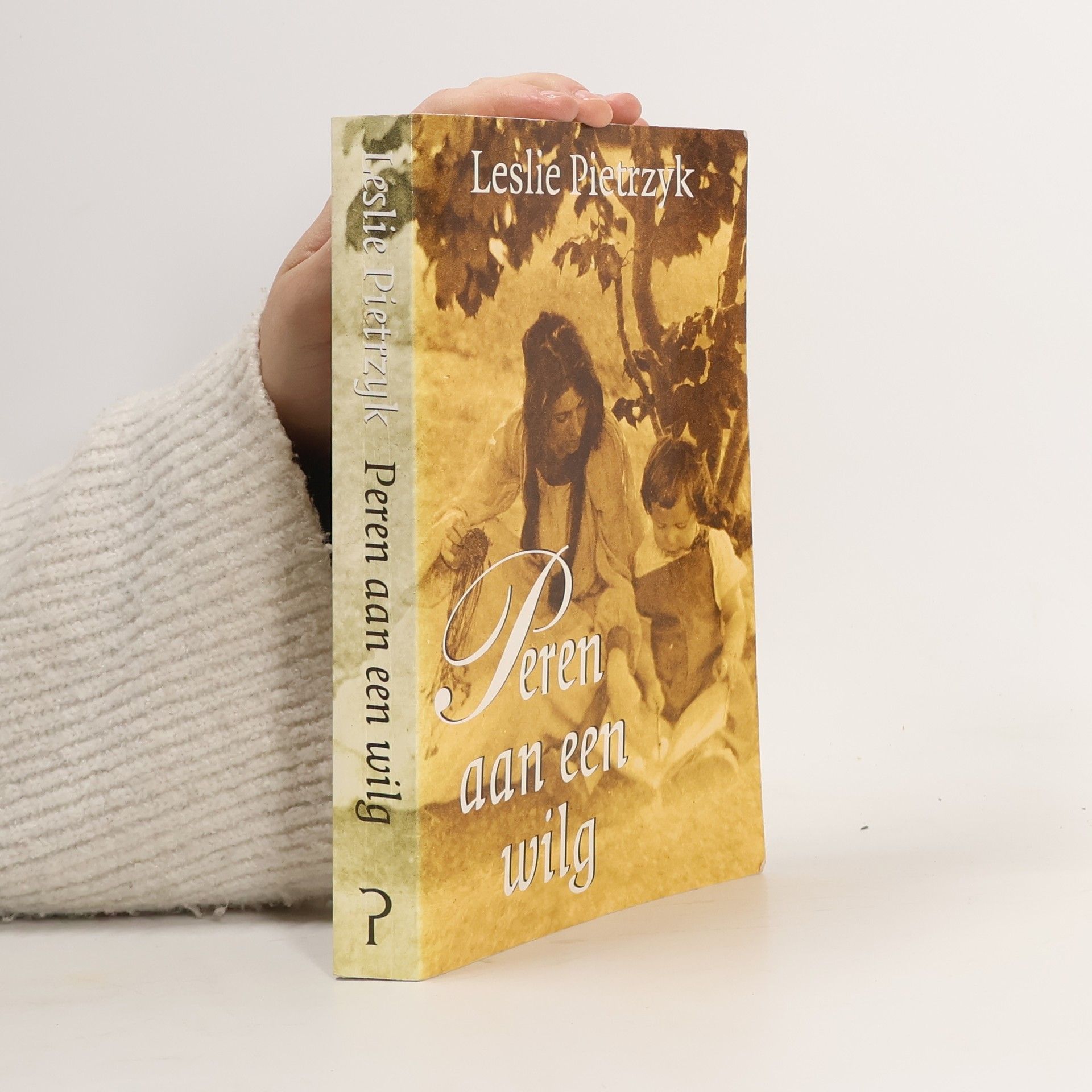 Leslie Pietrzyk Peren aan een wilg