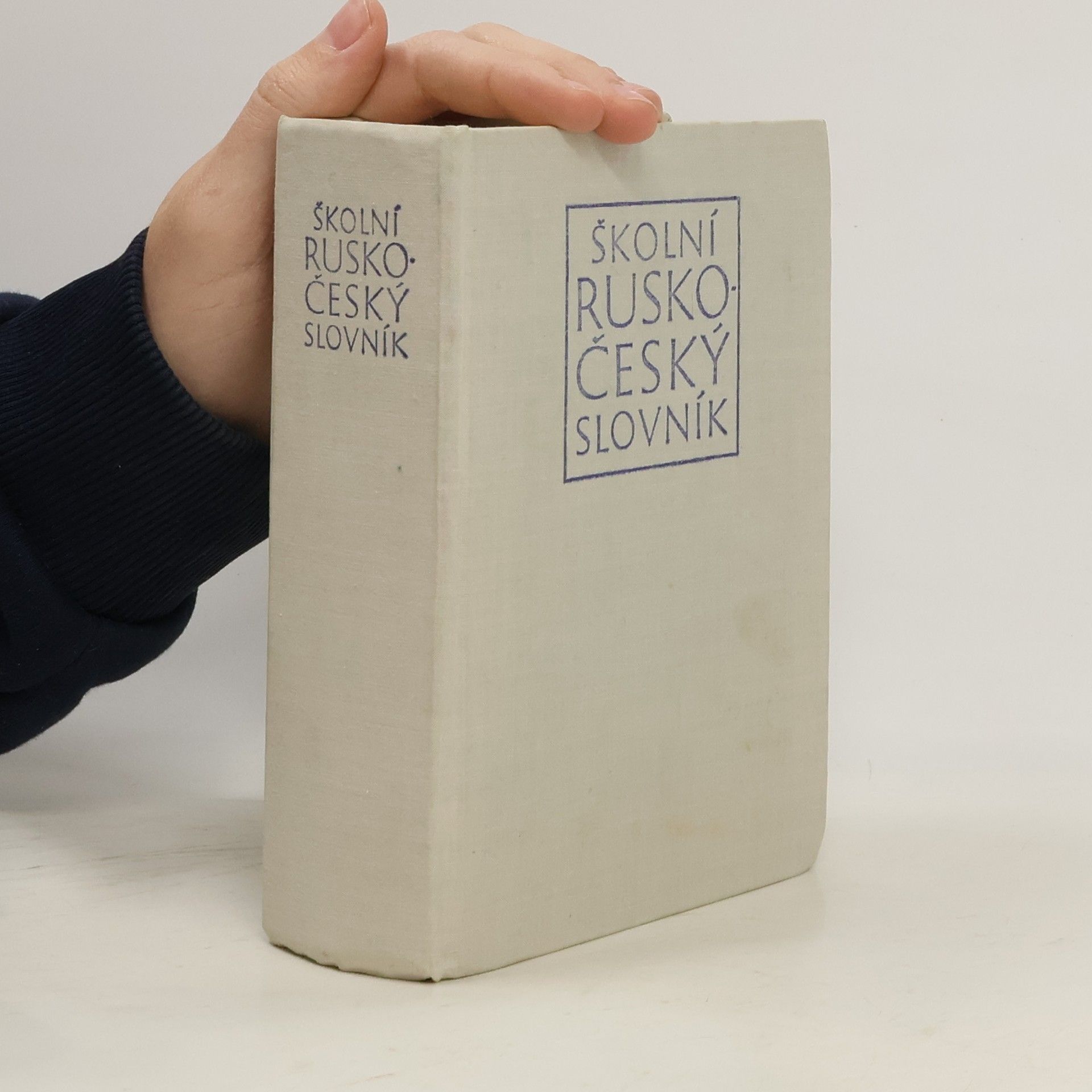 Collectif d'auteurs Školní rusko-český slovník