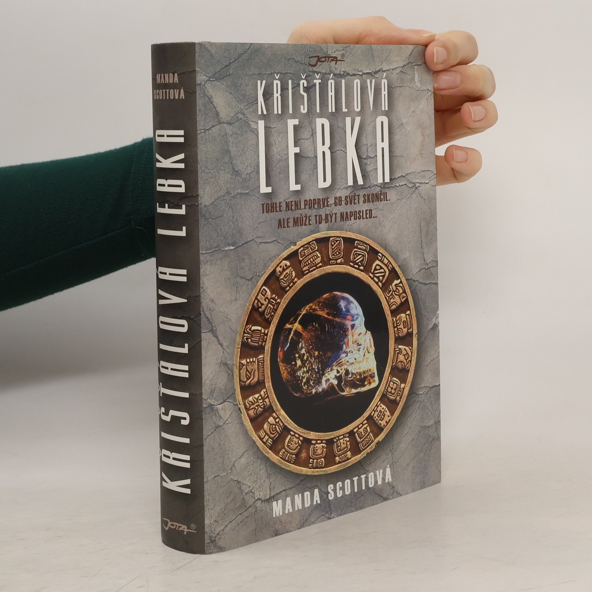 Manda Scott Křišťálová lebka