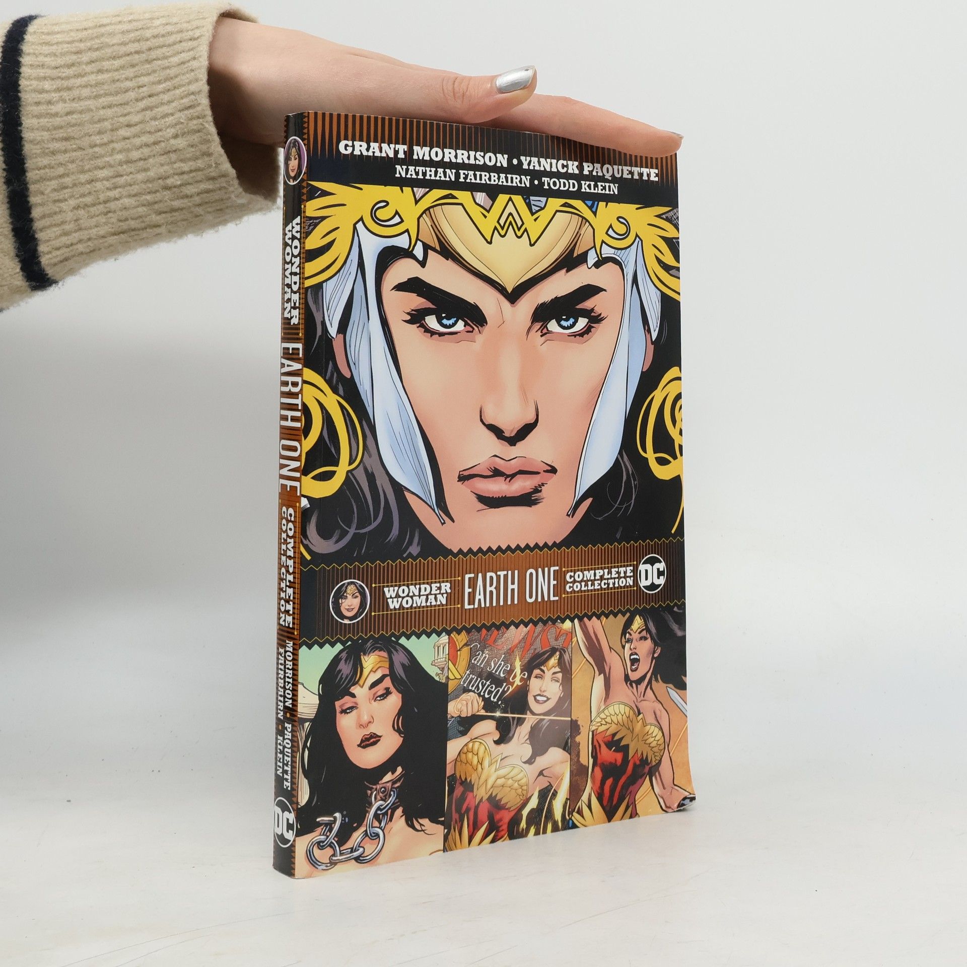 Grant Morrison Wonder Woman: Earth One Complete Collection