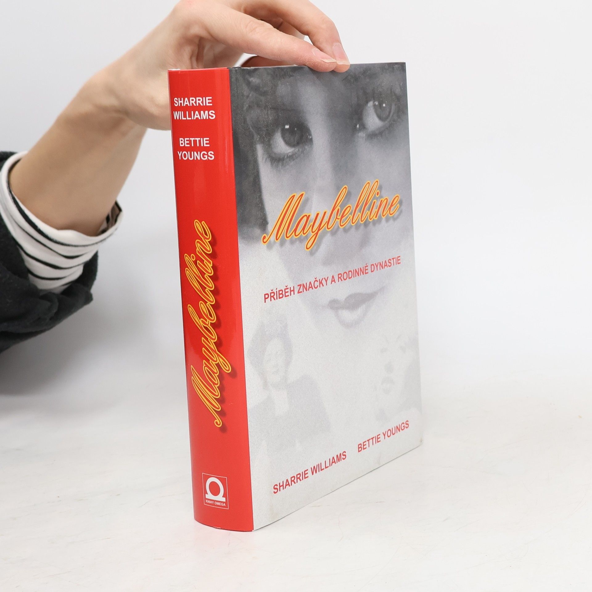 Maybelline: Příběh značky a rodinné dynastie