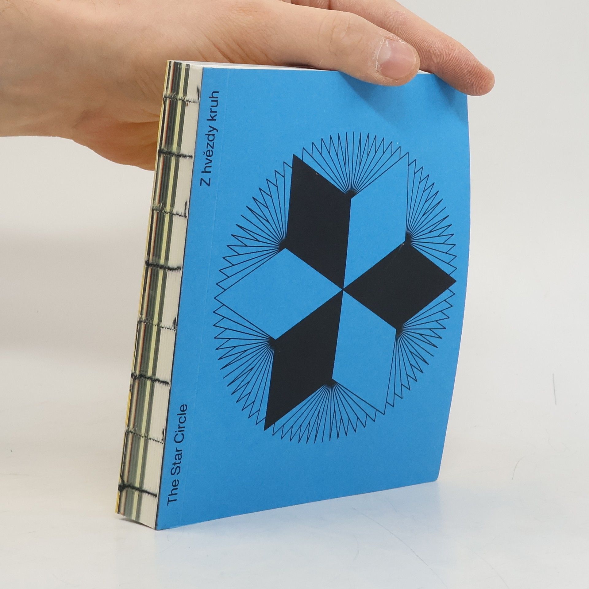 Z hvězdy kruh. The star circle. Der Sternkreis. W kręgu gwiazdy. Z hviezdy kruh. Il tschertgel da stailas. Le cercle de l'étoile. Il circolo della stela