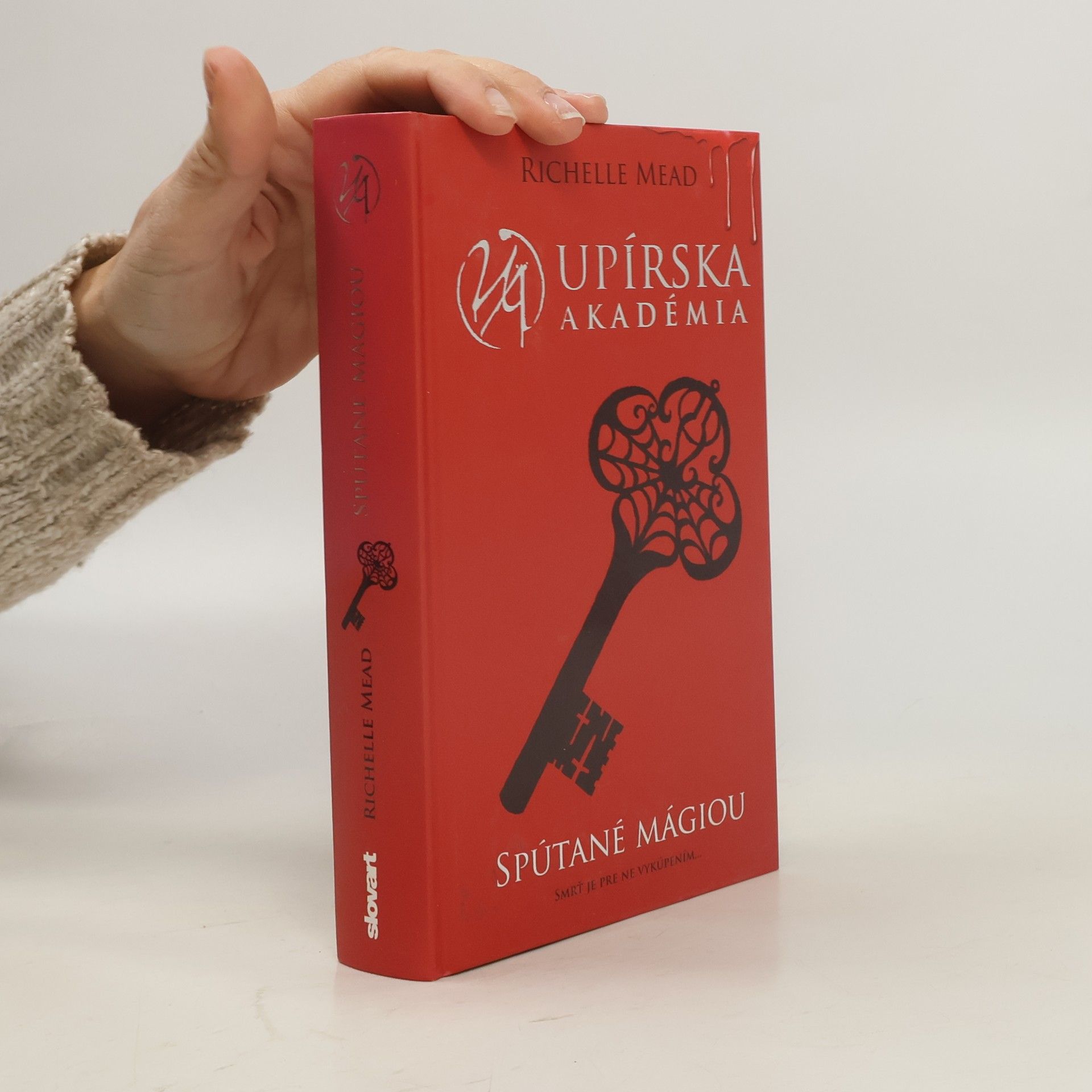 Richelle Mead Spútané mágiou