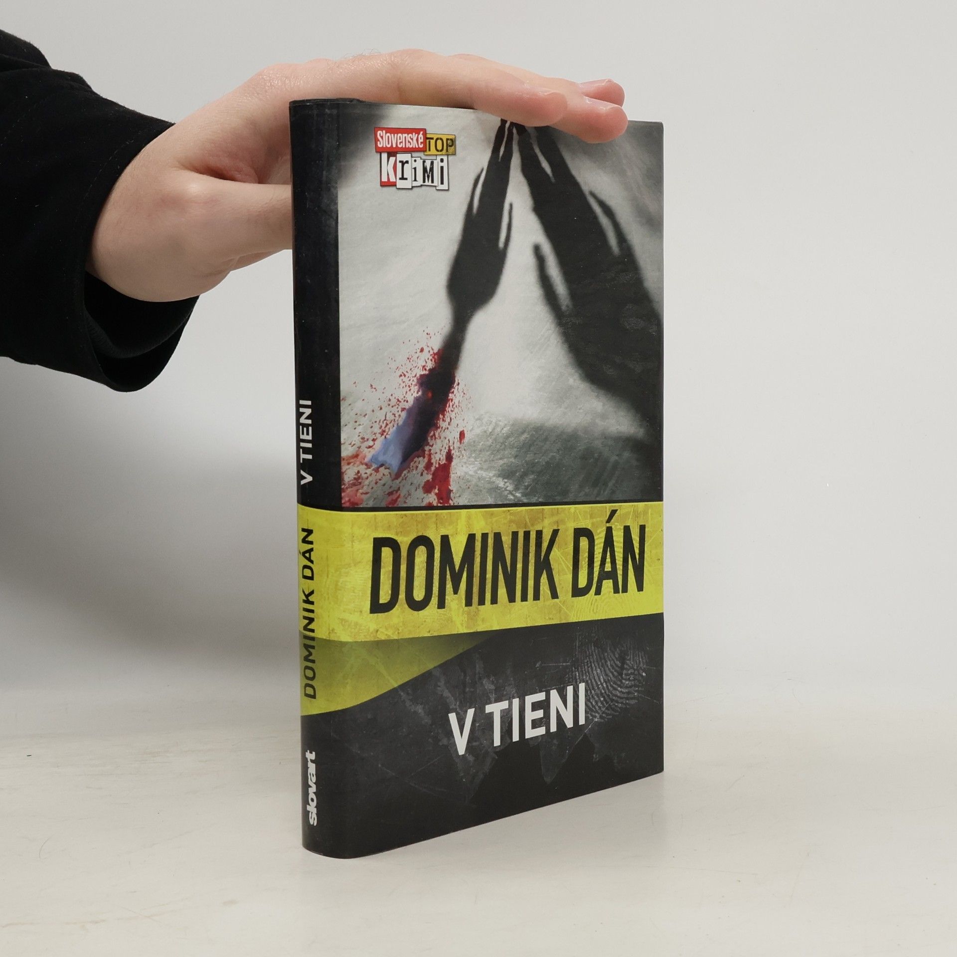 Dominik Dán V tieni