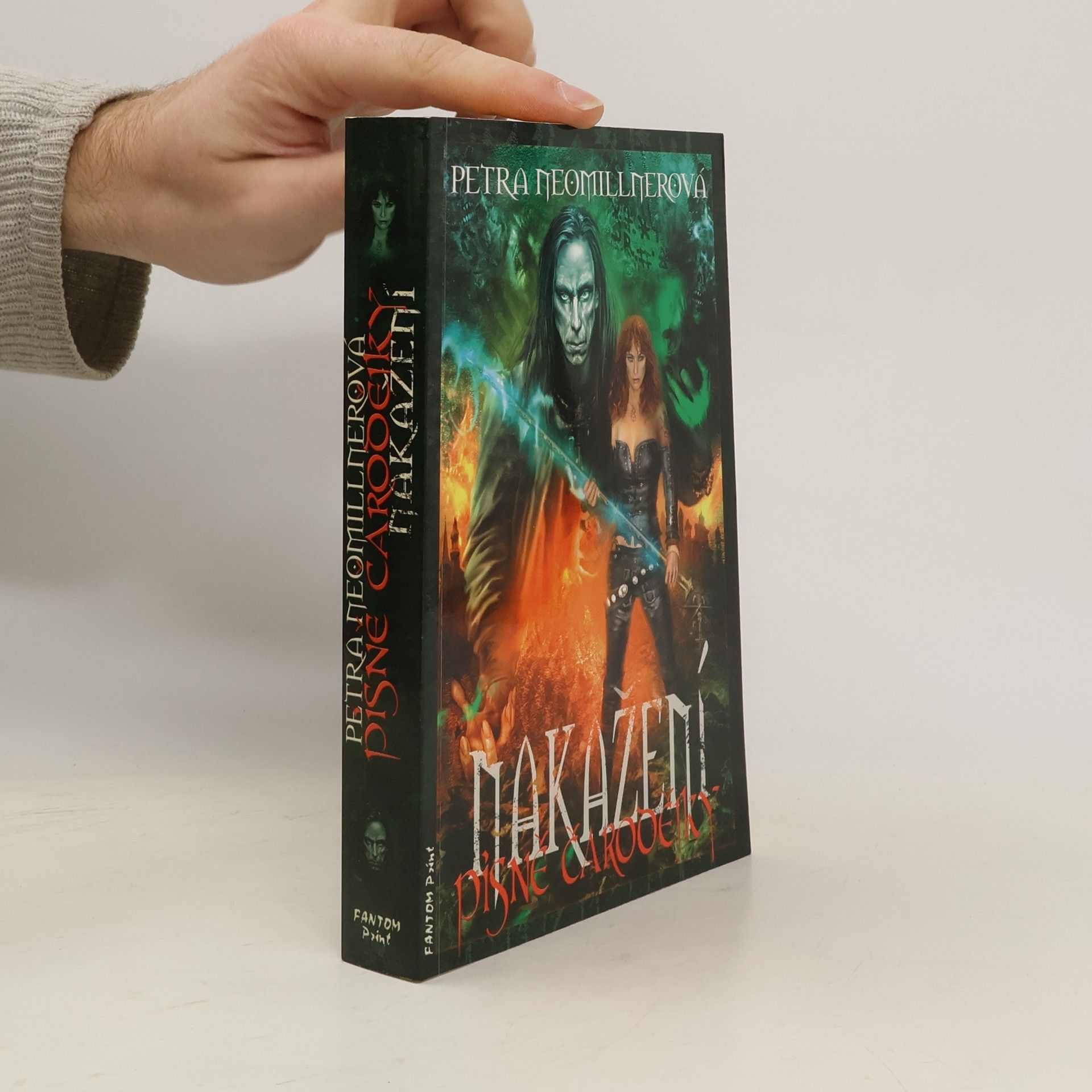 Písně čarodějky. Nakažení