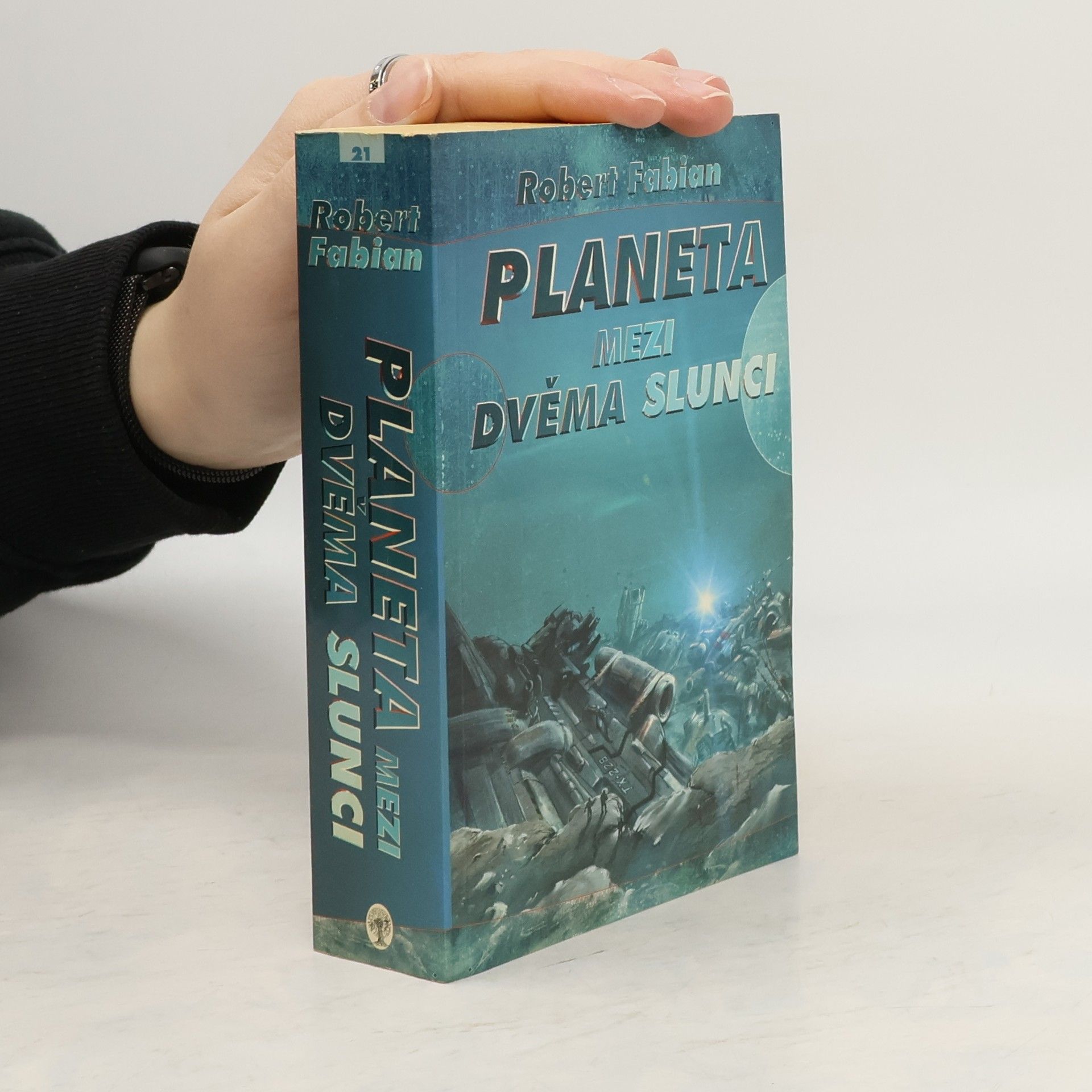 Planeta mezi dvěma slunci