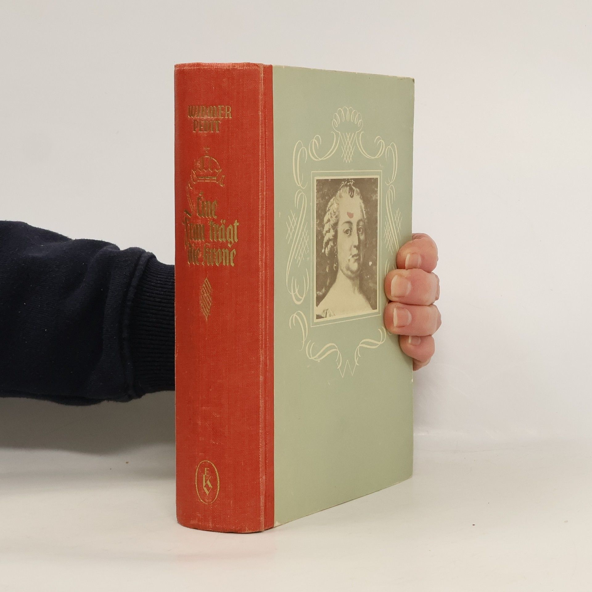 Fanny Wibmer-Pedit Eine Frau trägt die Krone