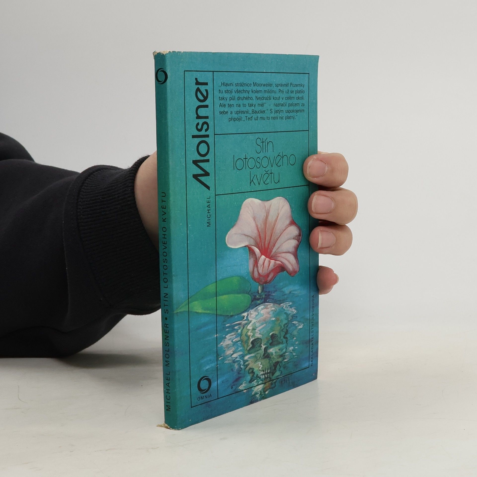 Stín lotosového květu