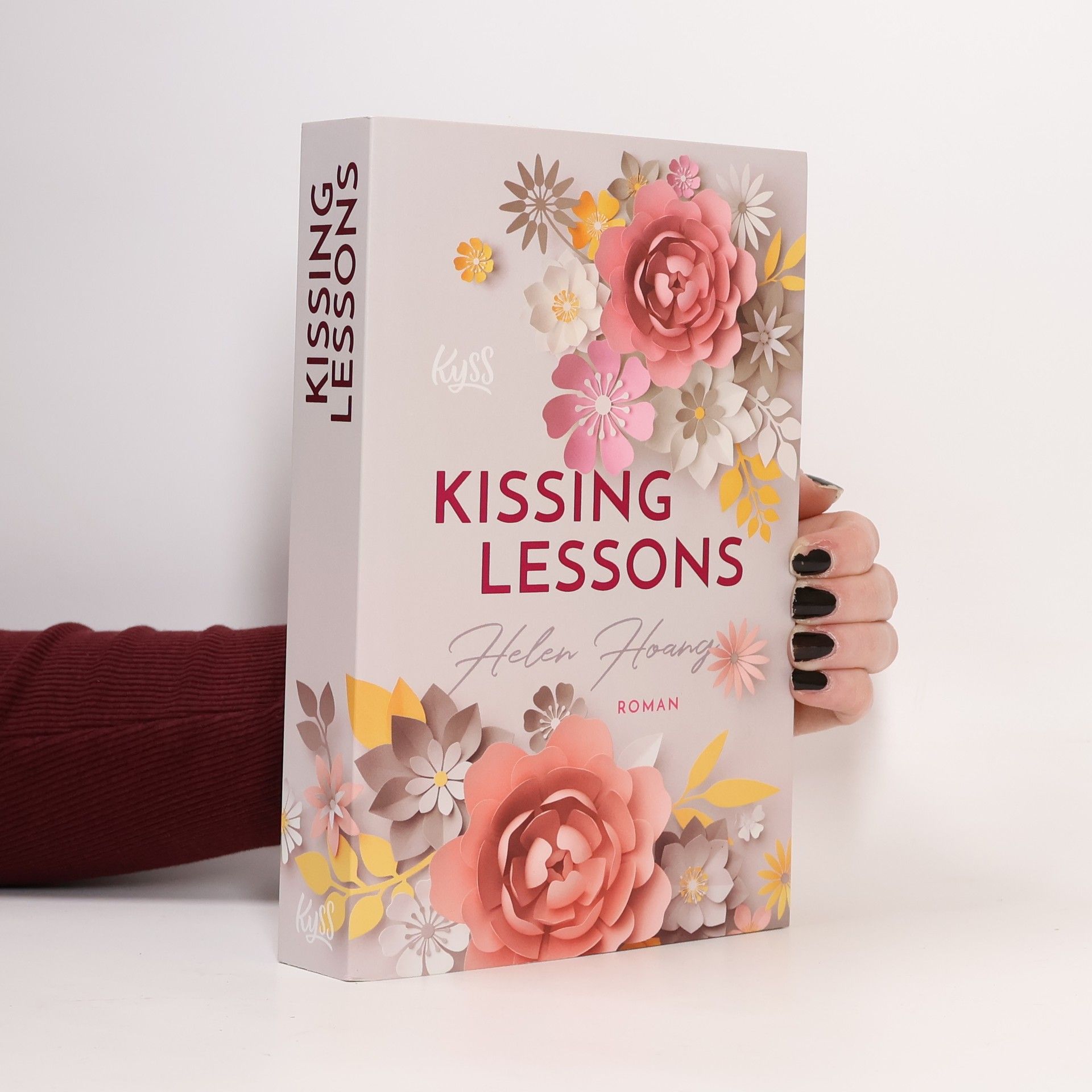 Helen Hoang Kissing lessons