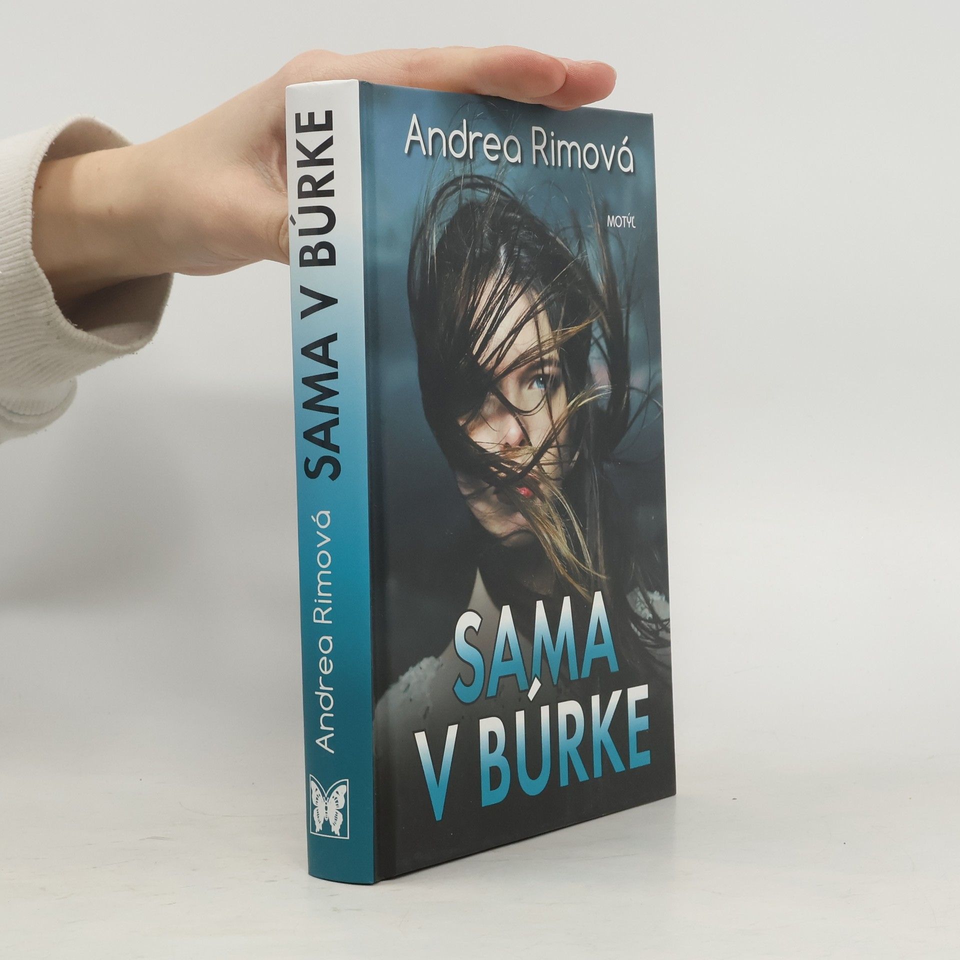 Andrea Rimová Sama v búrke