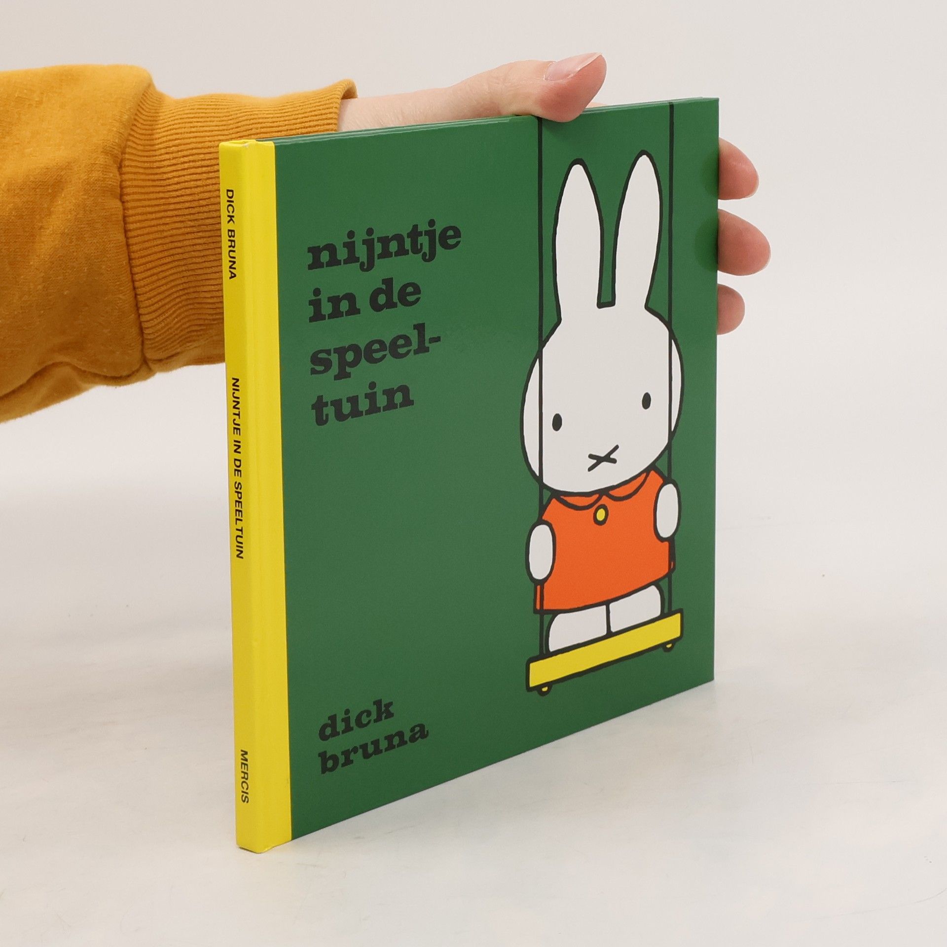 Nijntje in de speeltuin