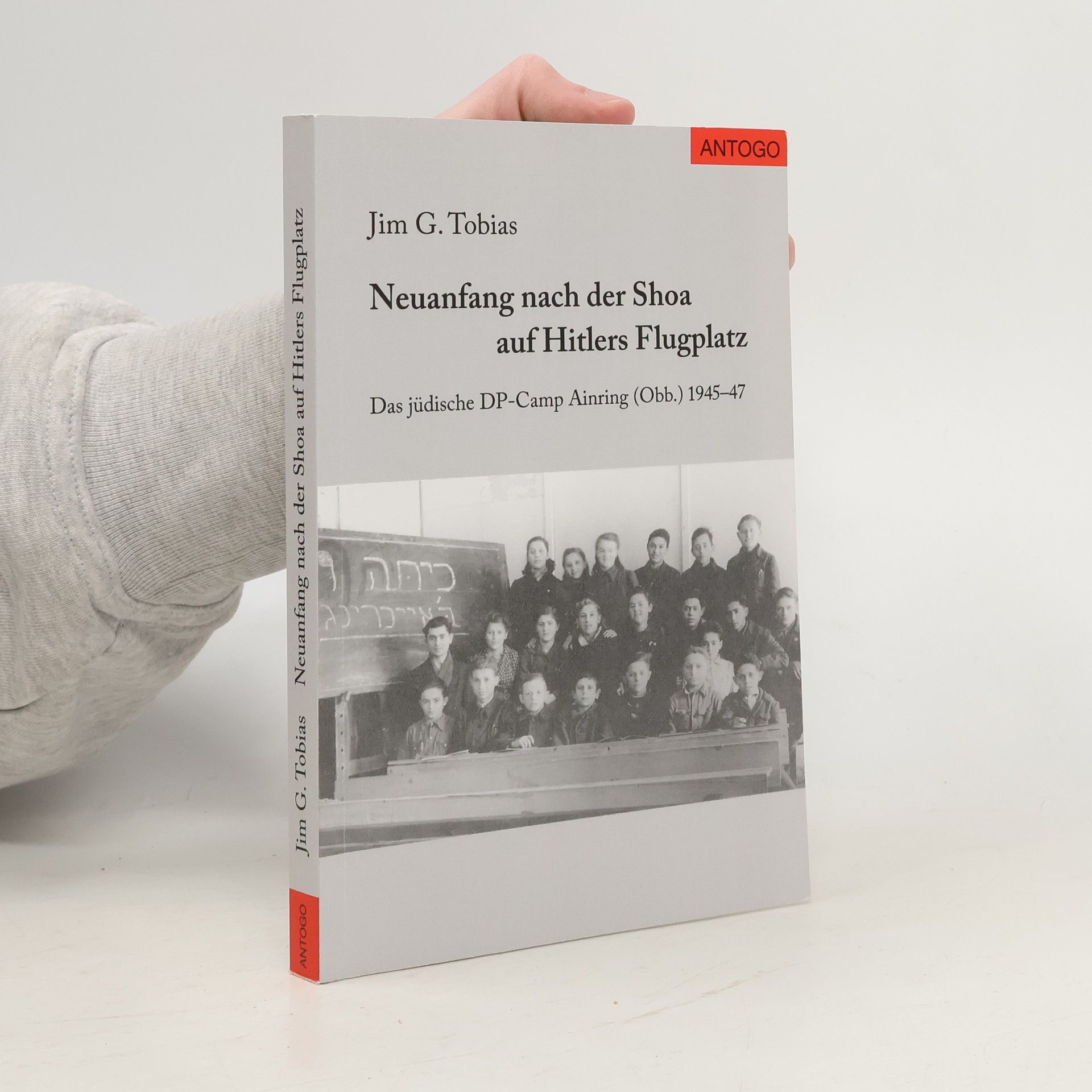 Neuanfang nach der Shoa auf Hitlers Flugplatz