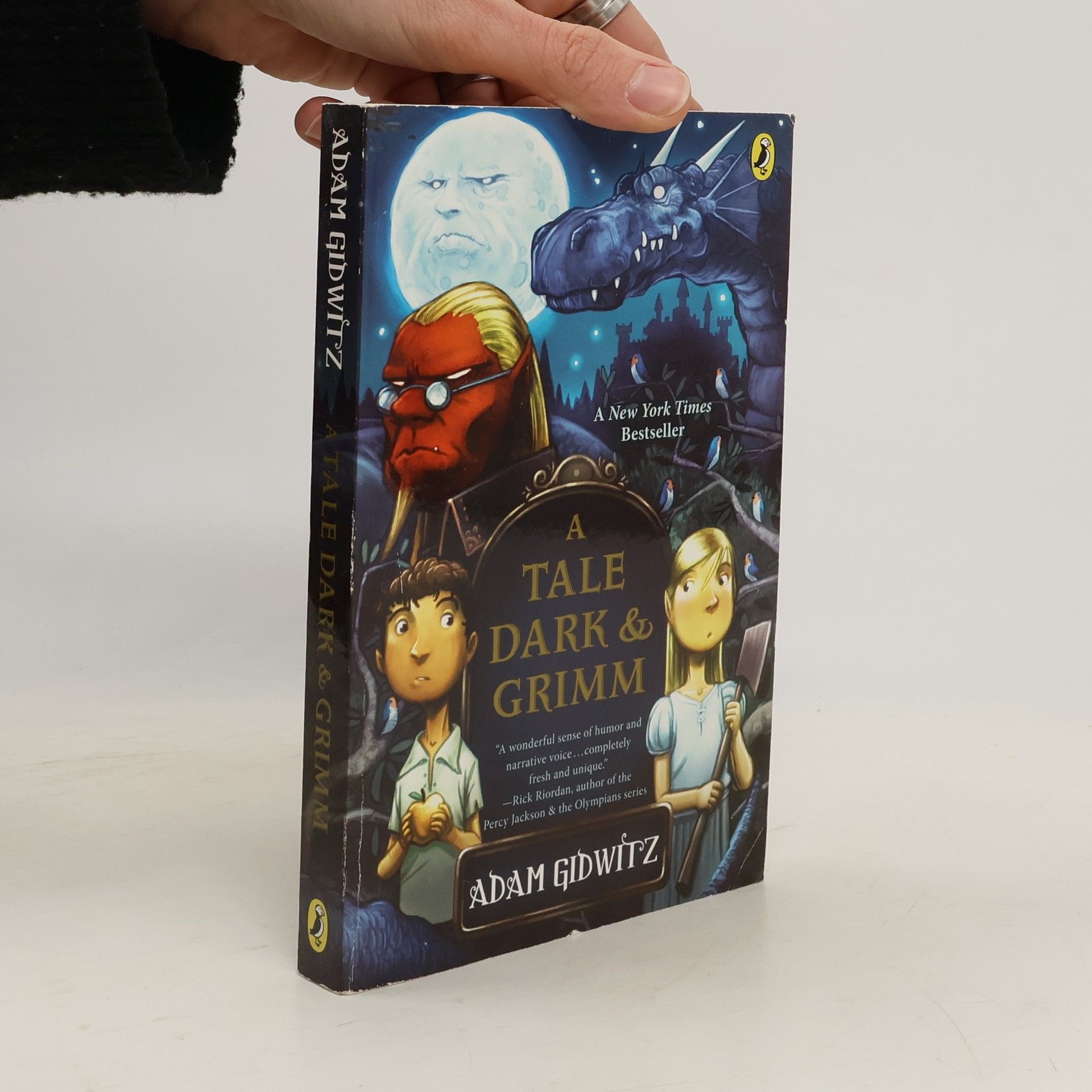A Tale Dark & Grimm. Eine dunkle & grimmige Geschichte, englische Ausgabe