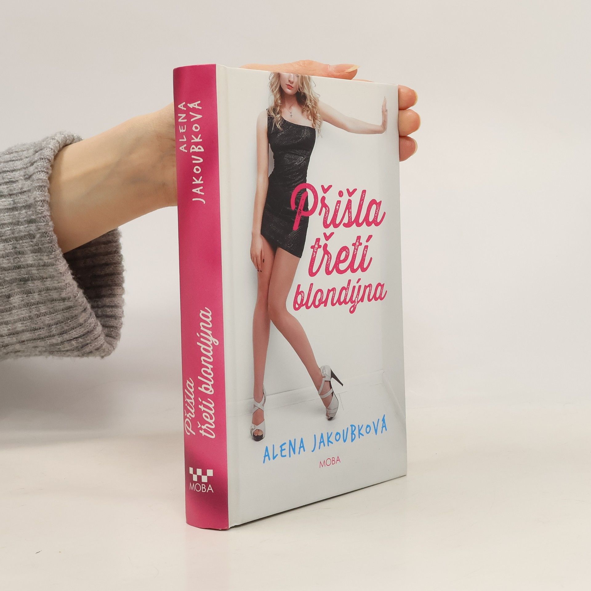 Přišla třetí blondýna