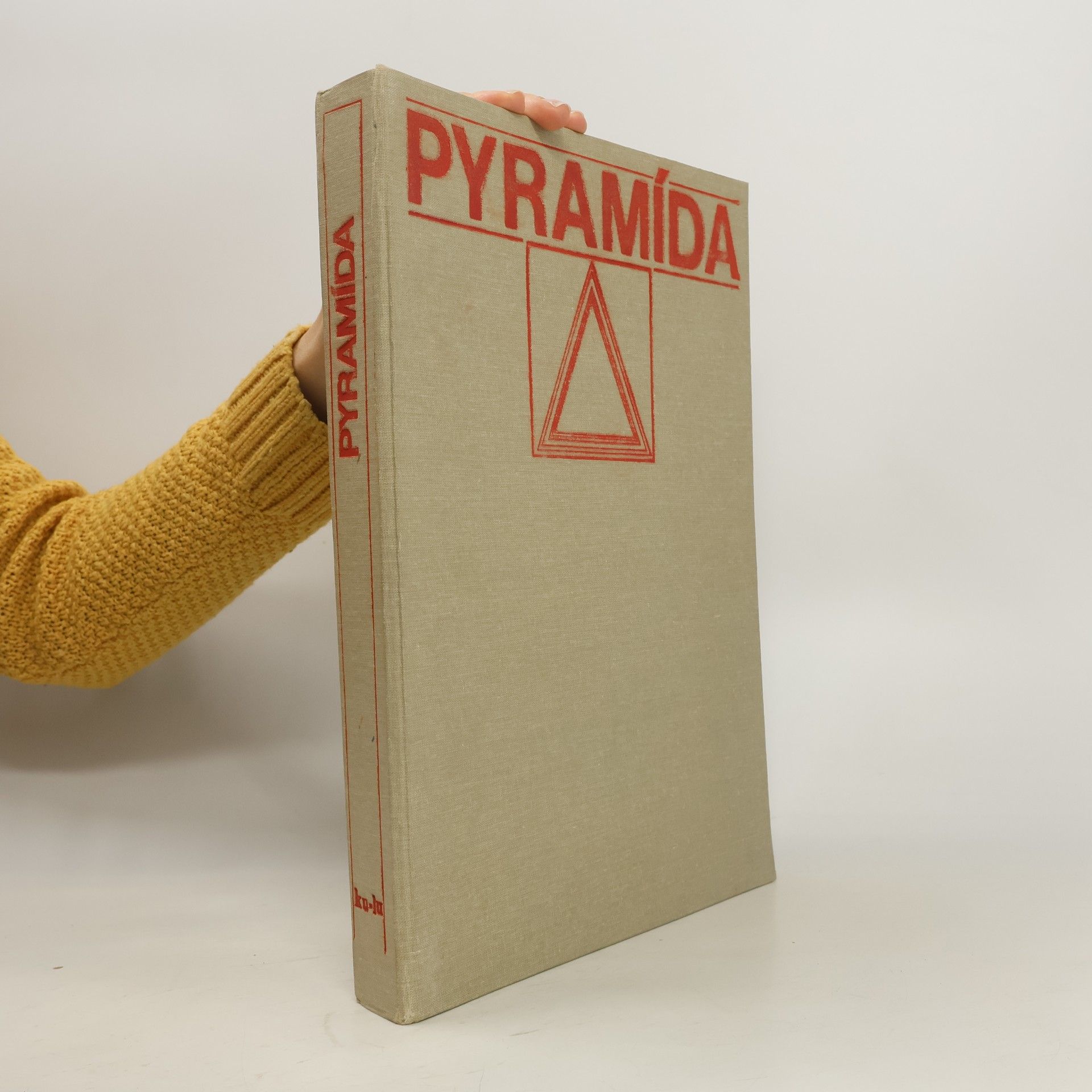 Kolektiv autorů Pyramída