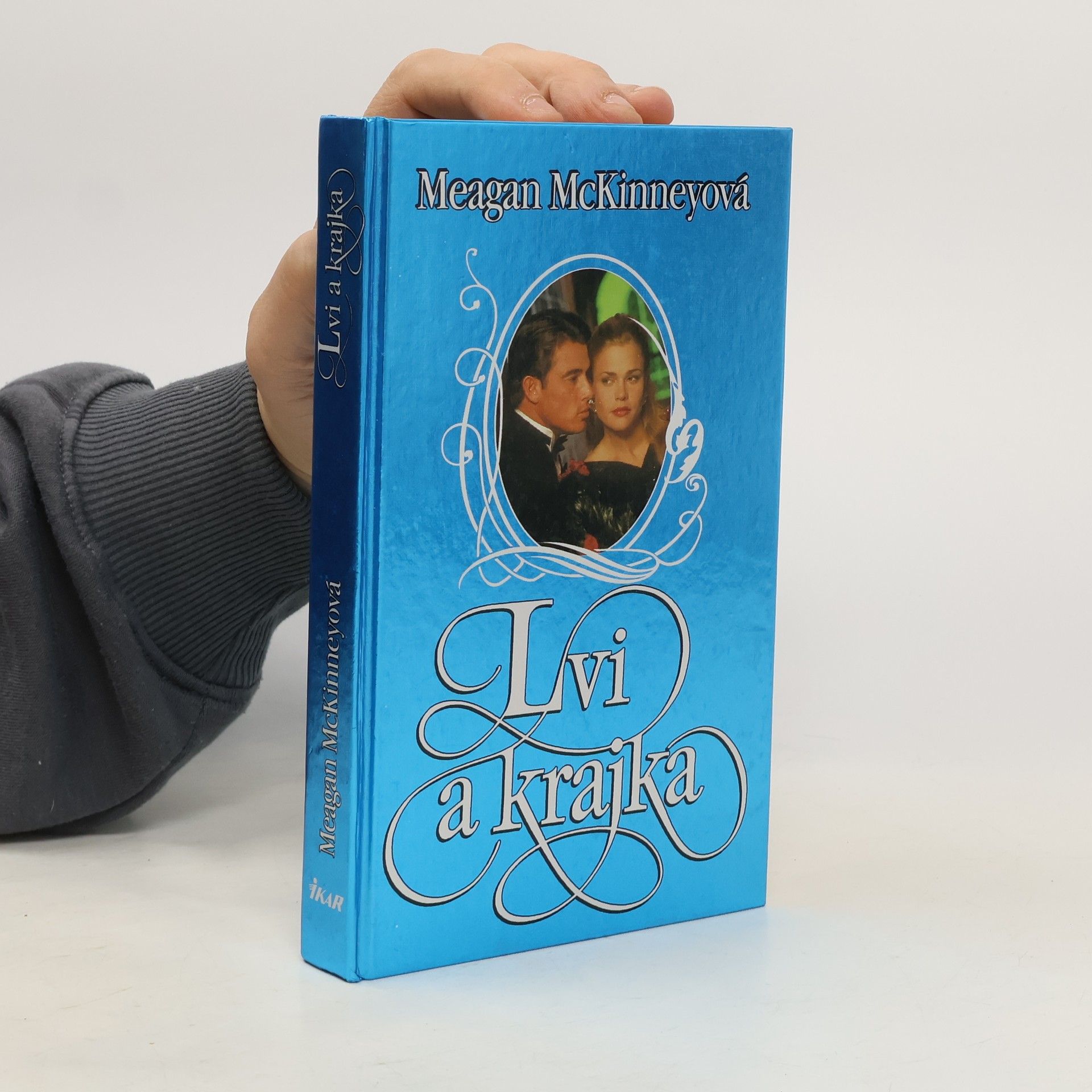 Meagan McKinney Lvi a krajka