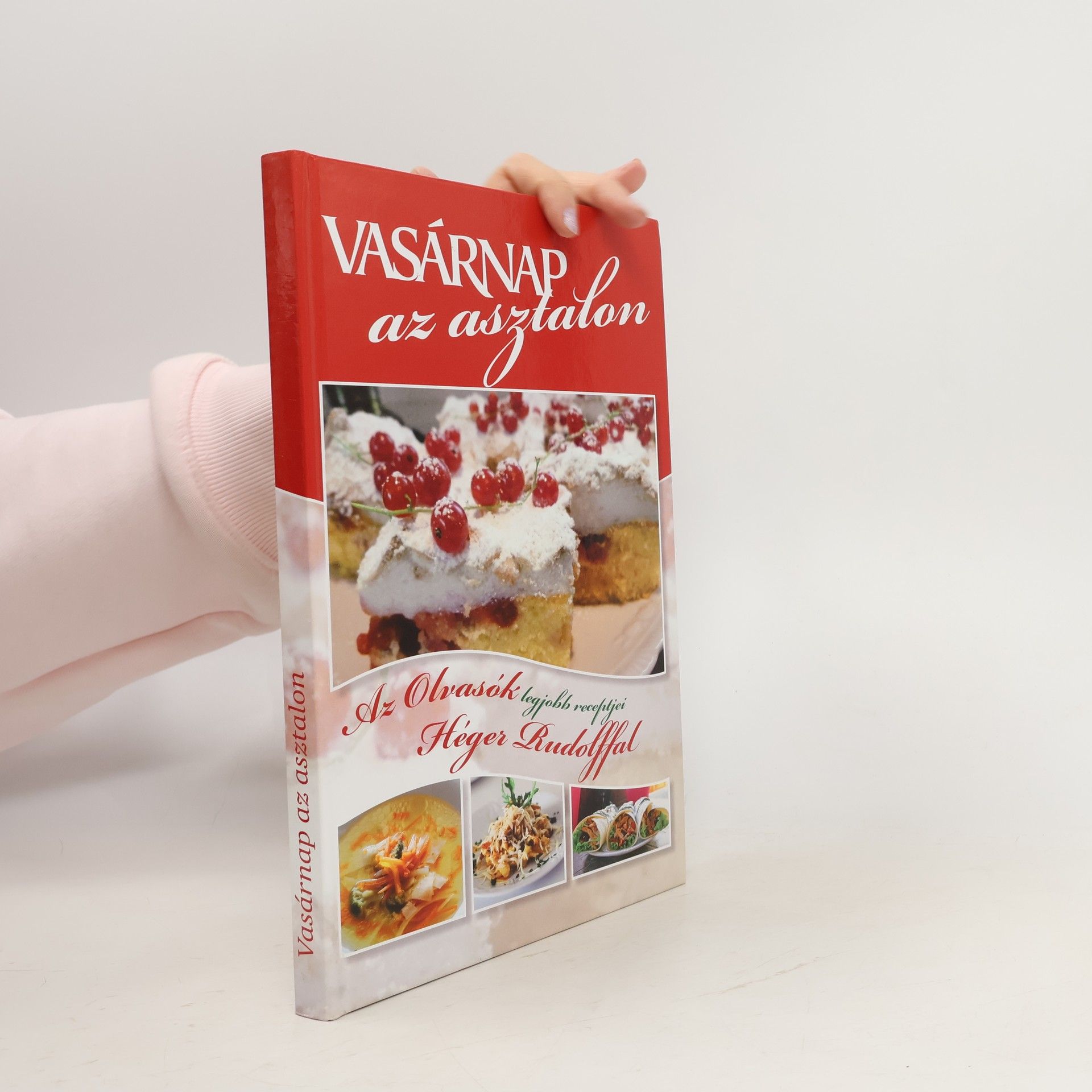 Héger Rudolffal VASÁRNAP az asztalon