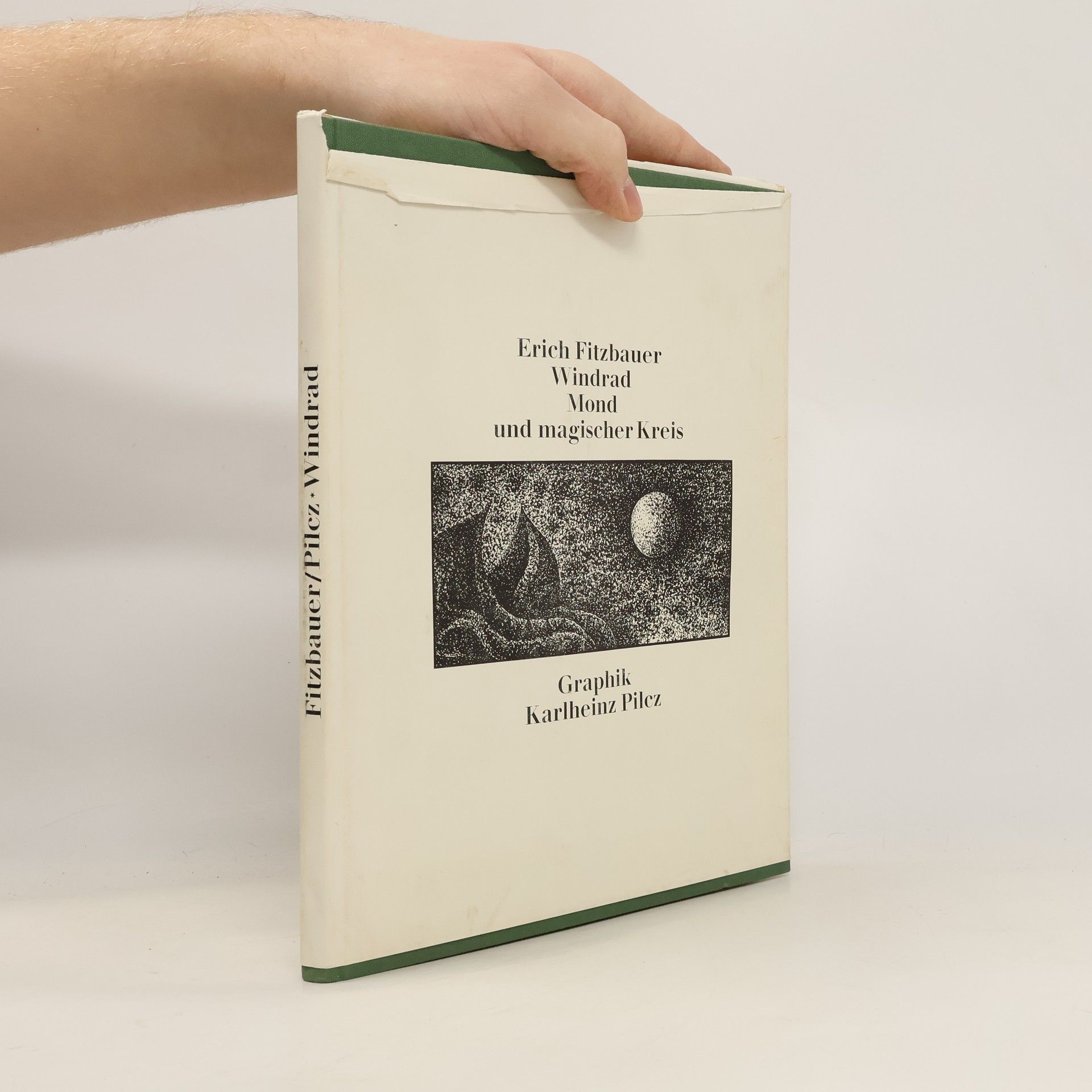 Windrad Mond und magischer Kreis