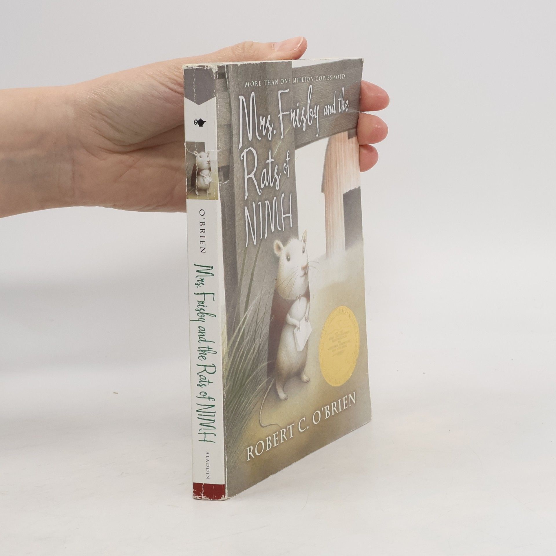 Robert C. O. Brien Mrs. Frisby and the Rats of Nimh