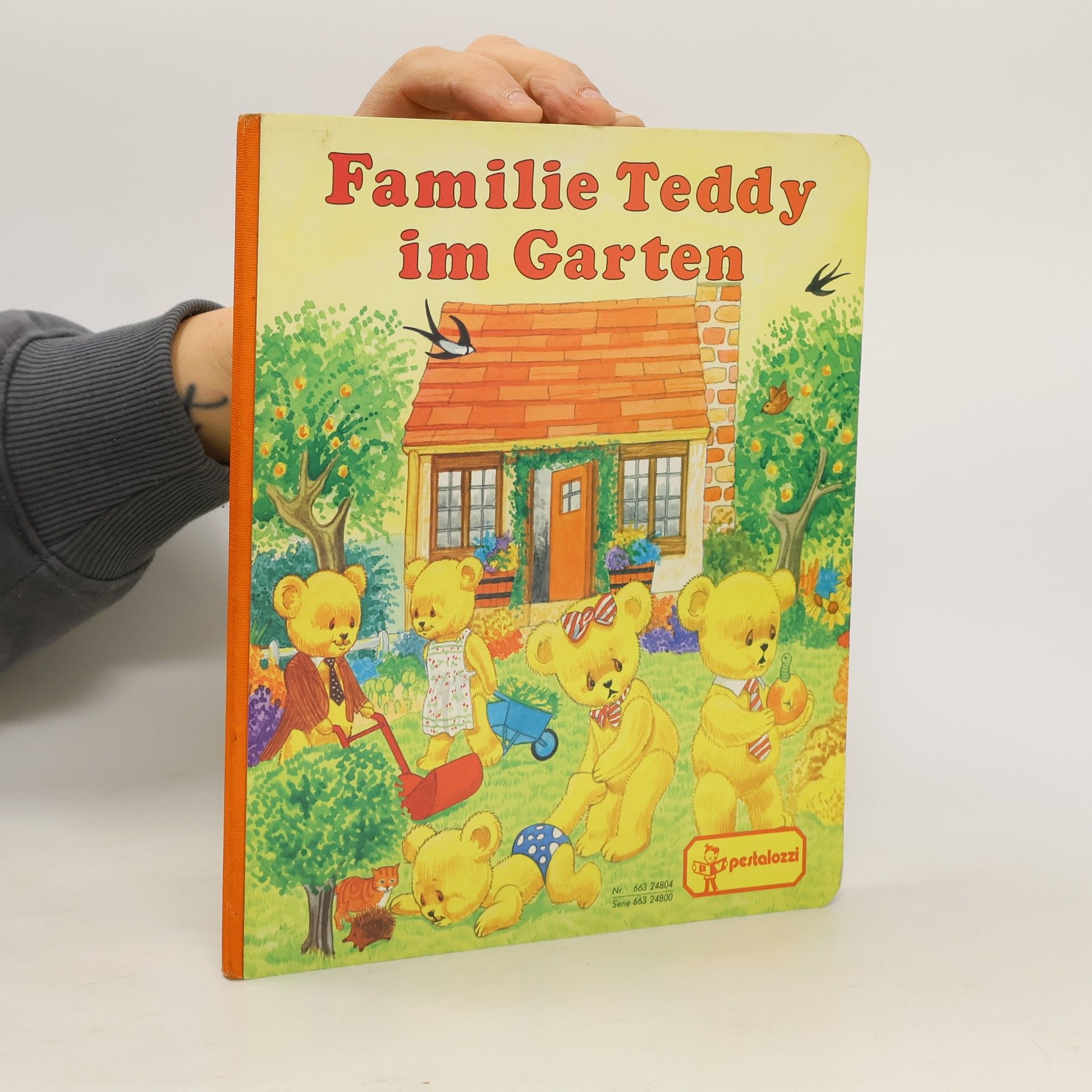 Unknown Author Familie Teddy im Garten