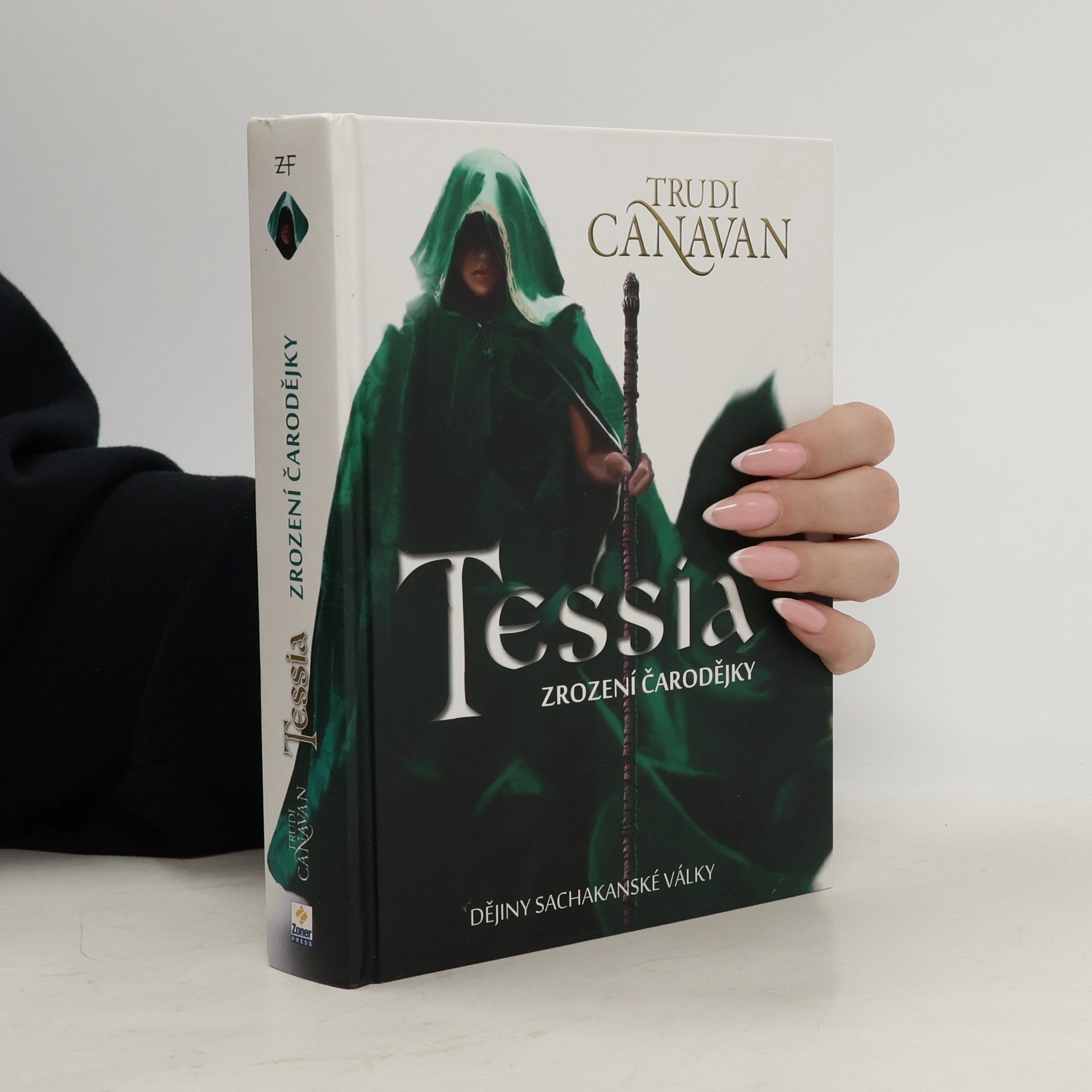 Trudi Canavan Tessia. Zrození čarodějky