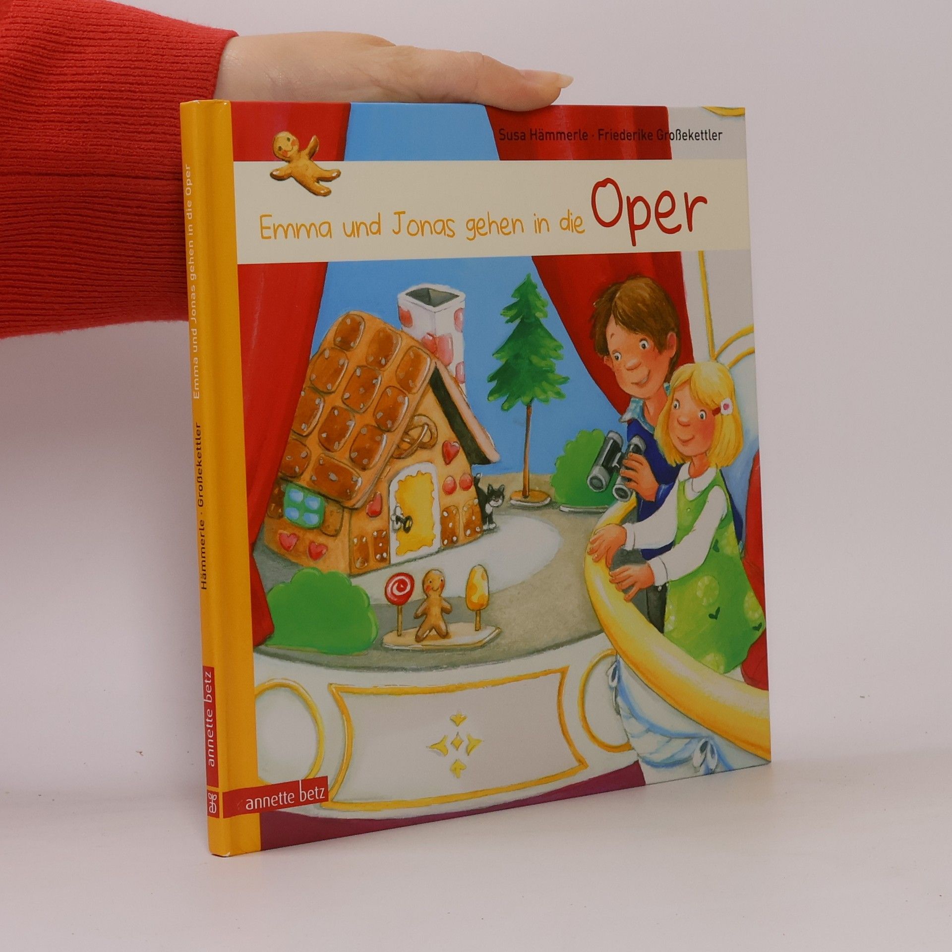 Emma und Jonas gehen in die Oper