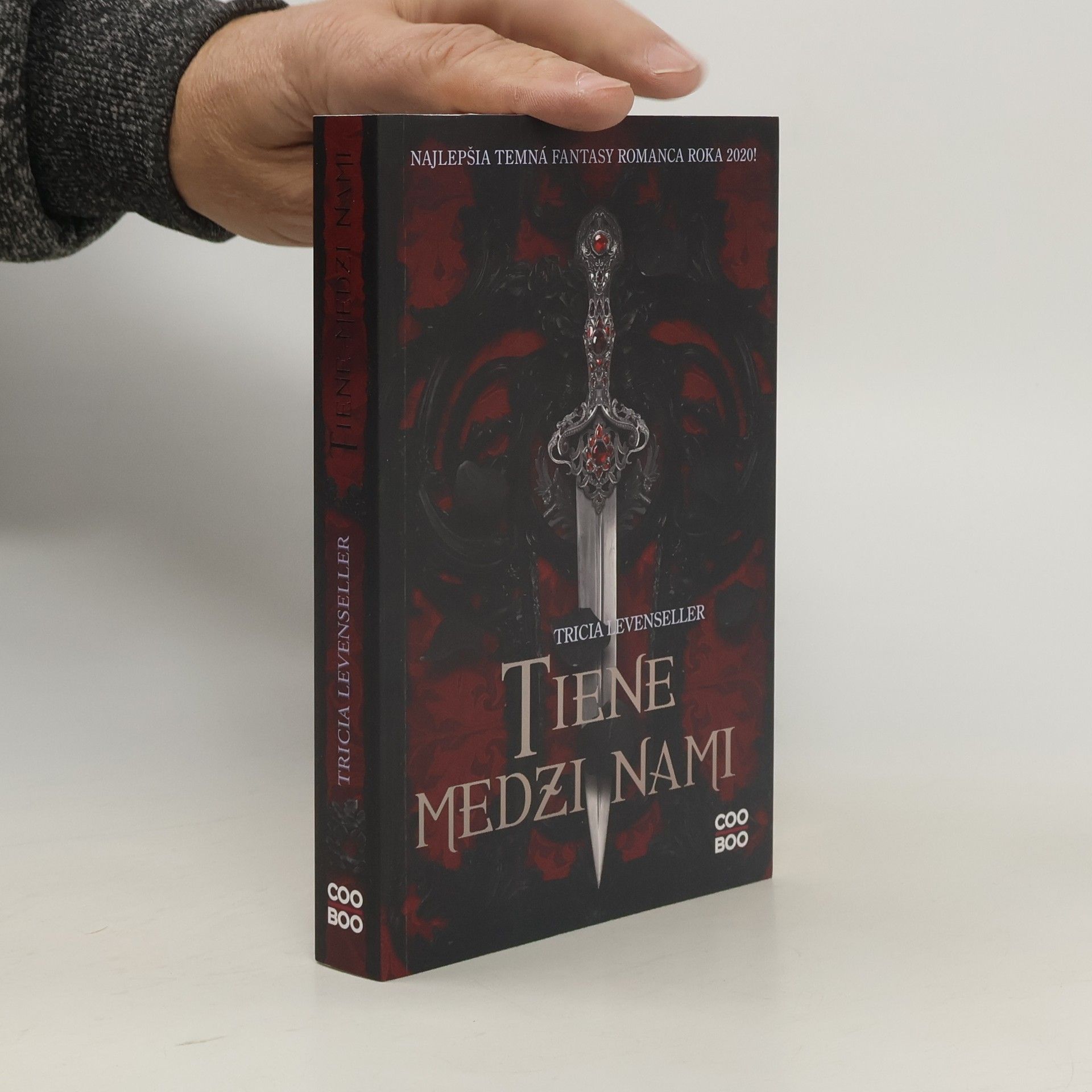 Tricia Levenseller Tiene medzi nami