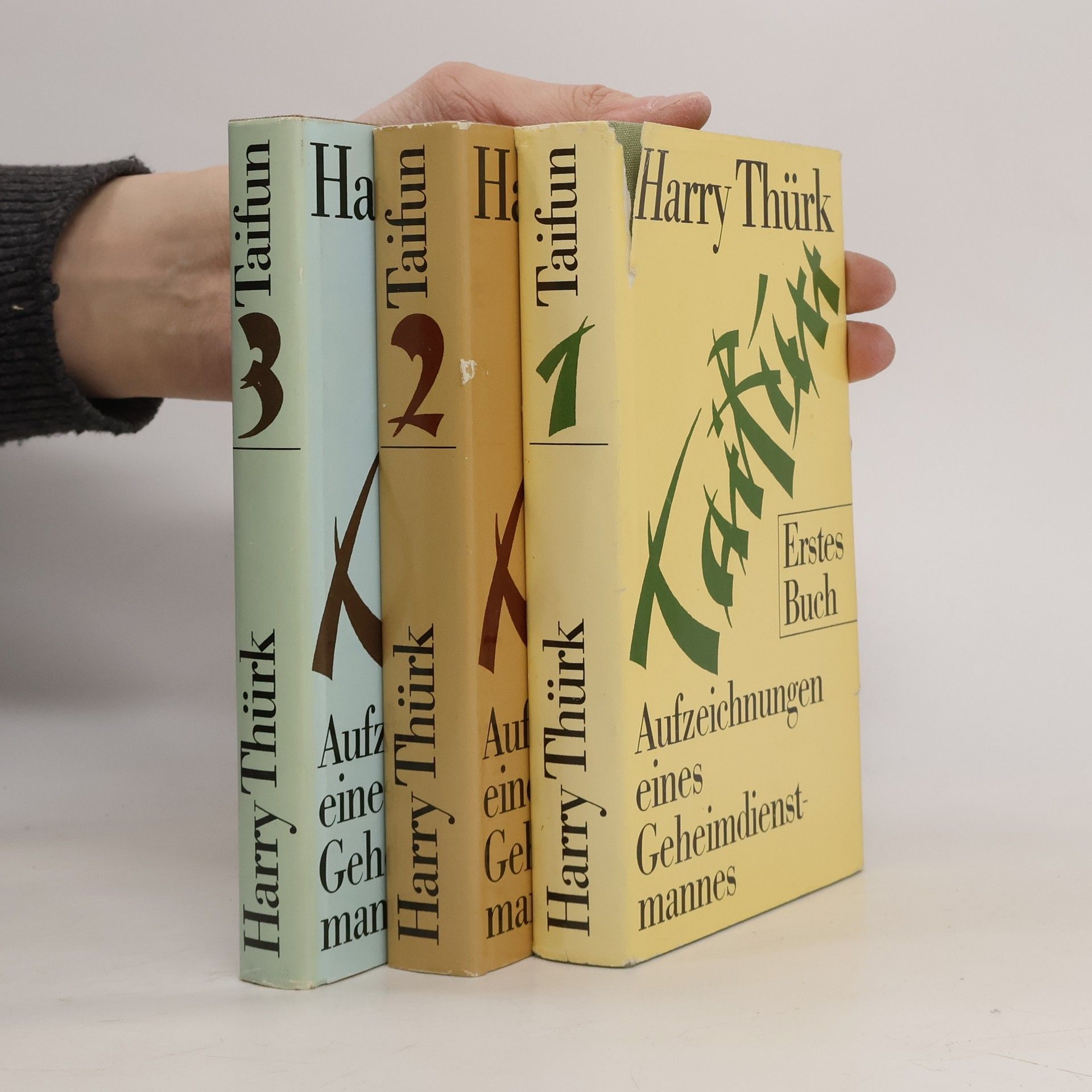 Taifun, in 3 Bdn.. Der Weg nach Peking; Ping Tjiao Hutung; Auge des Sturmes. Aufzeichnungen eines Geheimdienstmannes