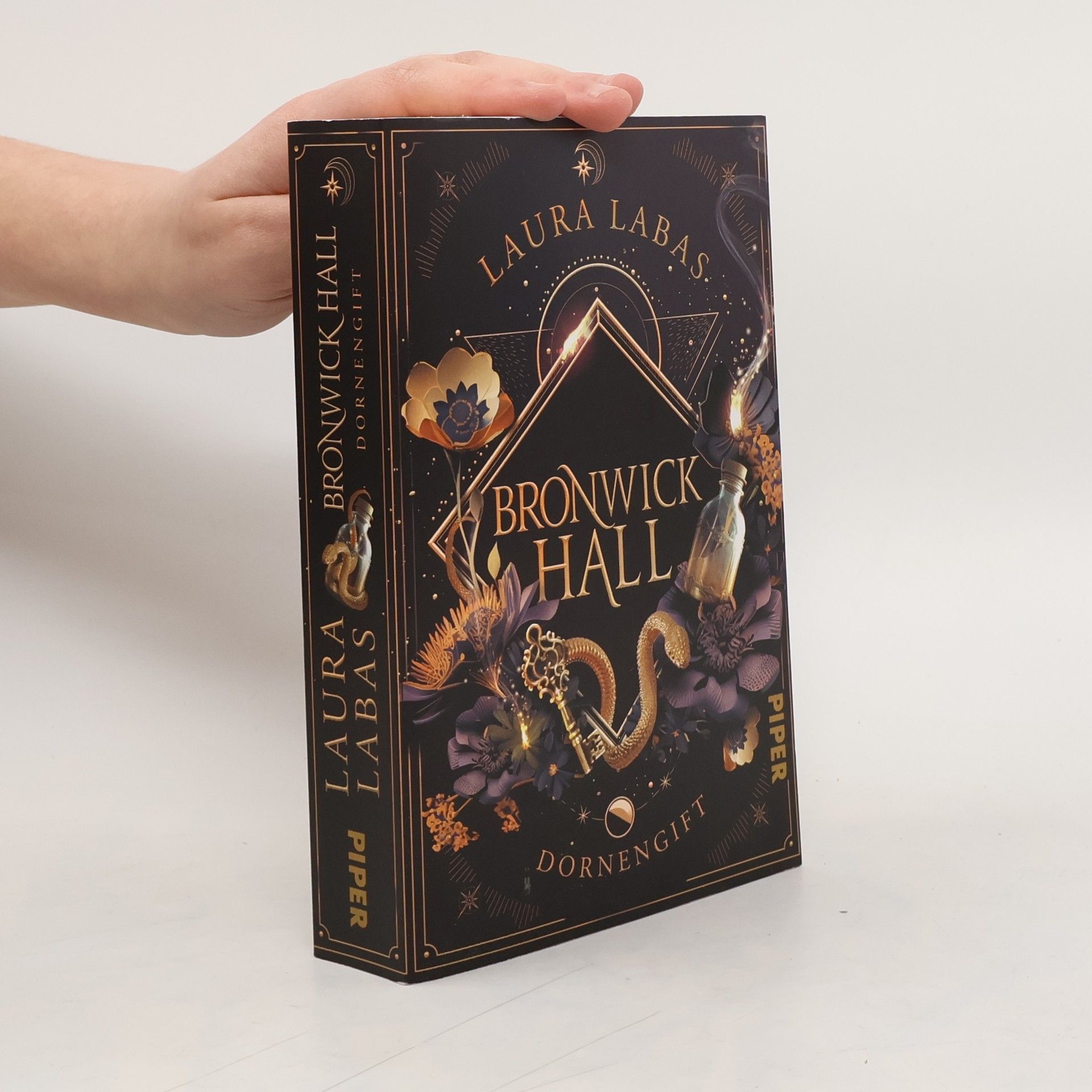 Bronwick Hall – Dornengift