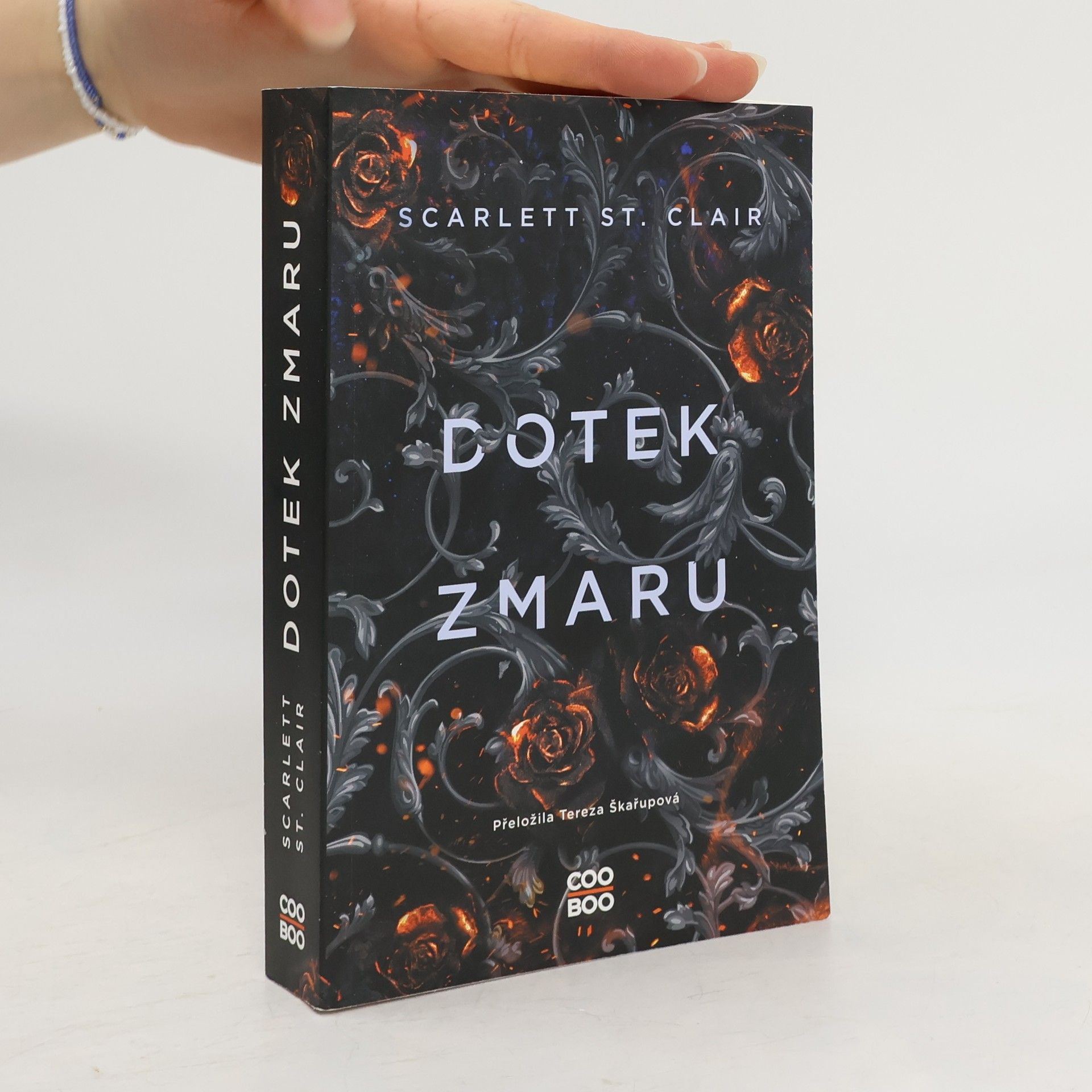 Scarlett St. Clair Dotek zmaru