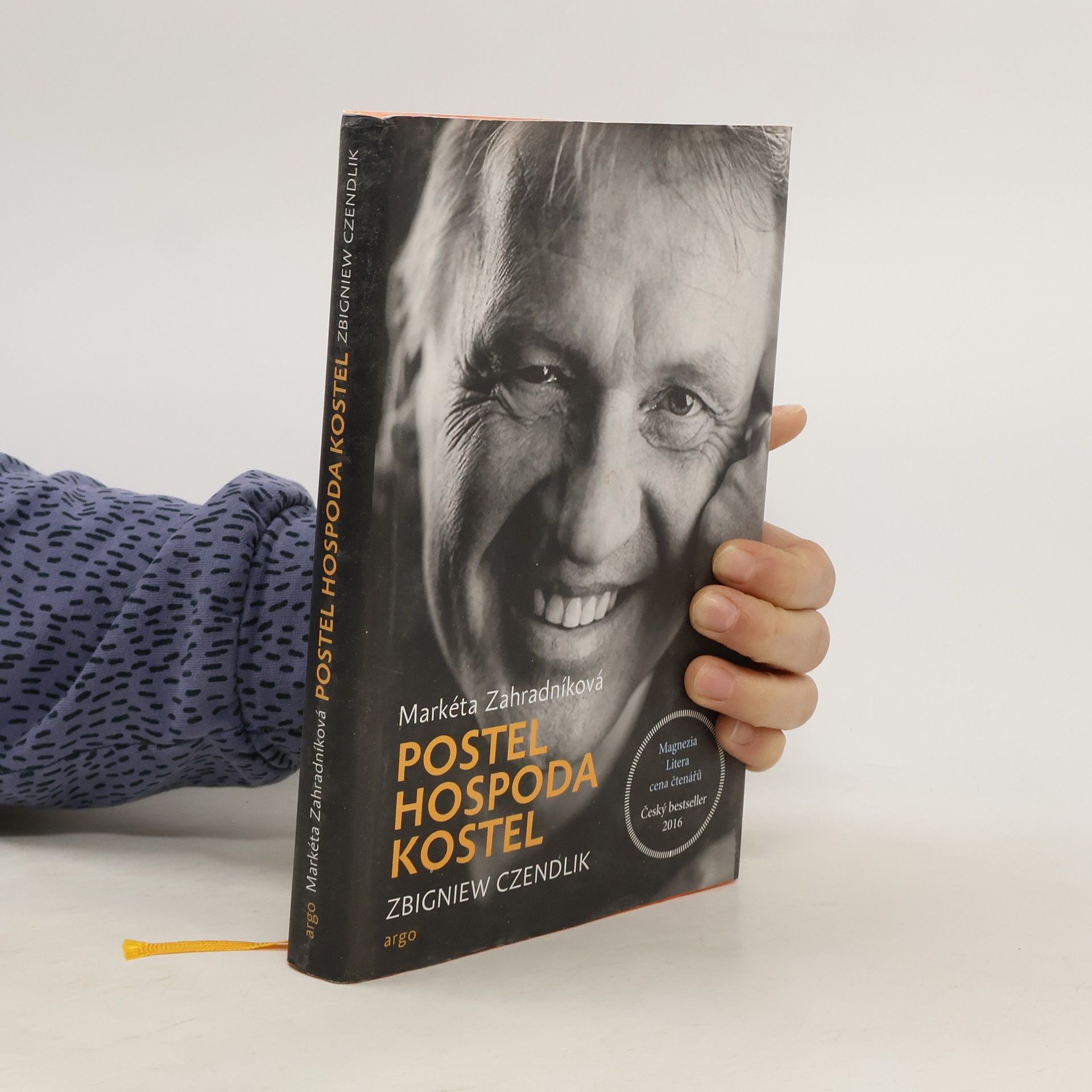 Zbigniew Czendlik Postel, hospoda, kostel