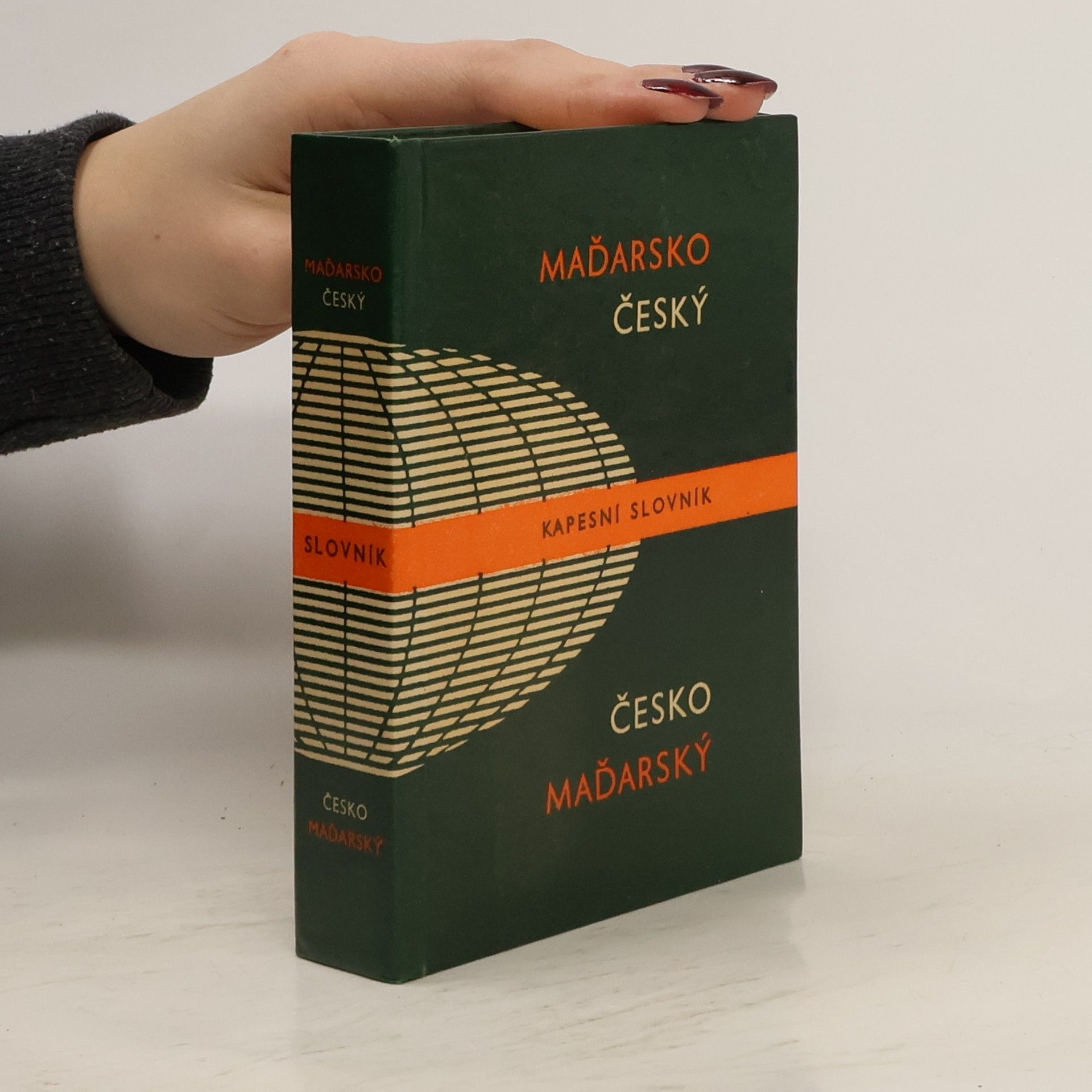 Maďarsko-český a česko-maďarský kapesní slovník