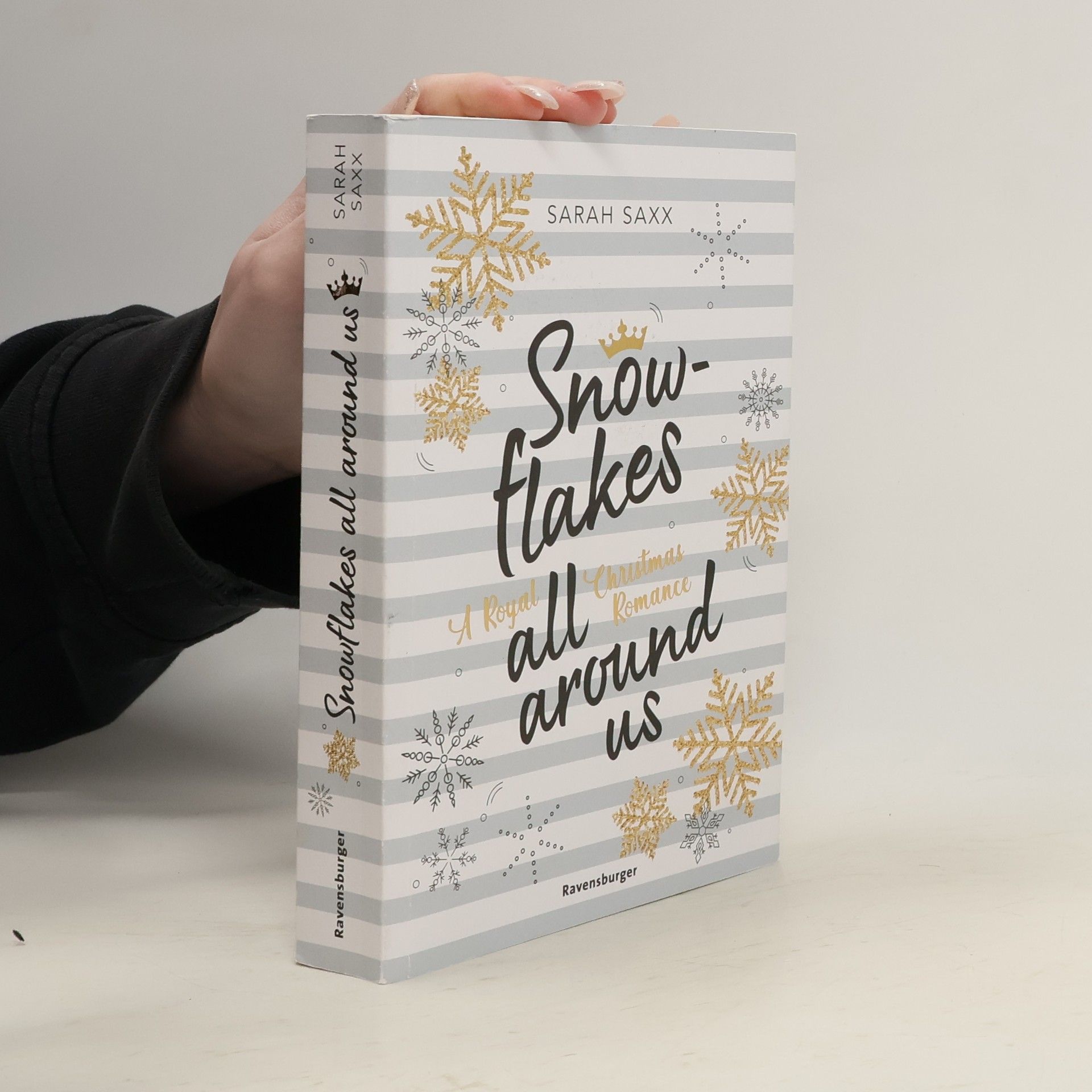 Sarah Saxx Snowflakes all around us