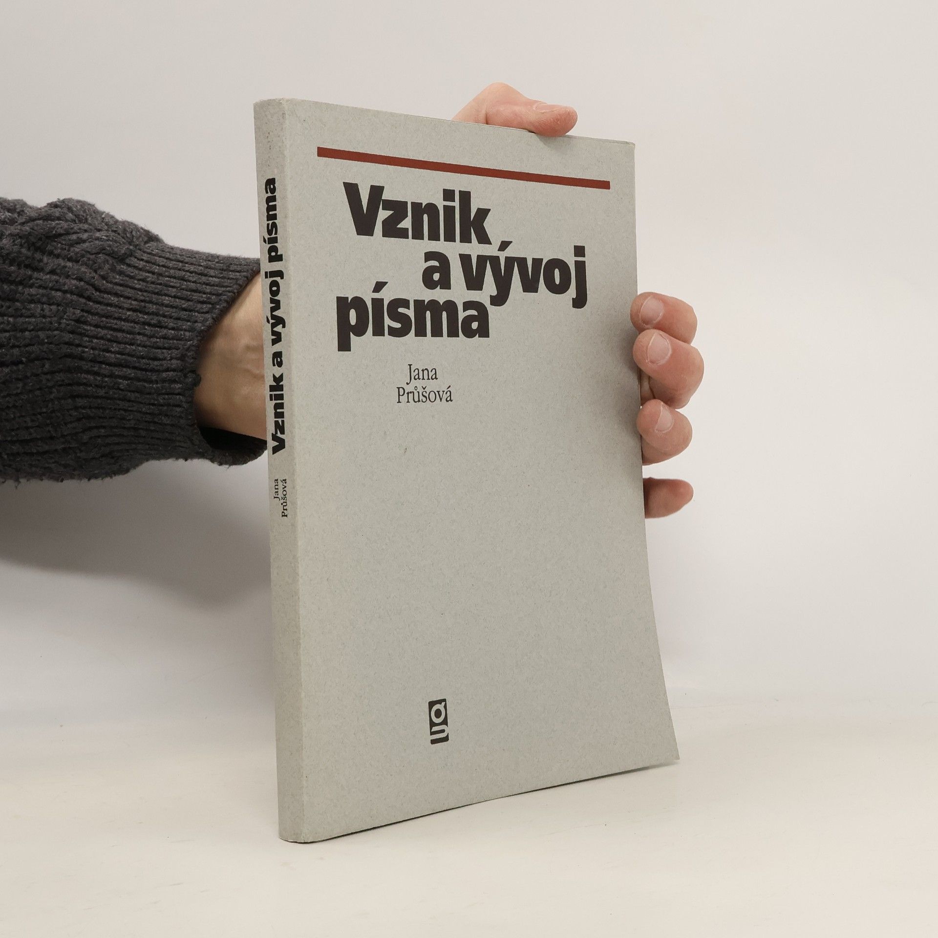 Vznik a vývoj písma : Předlatinková a nelatinková písma. Latinková písma