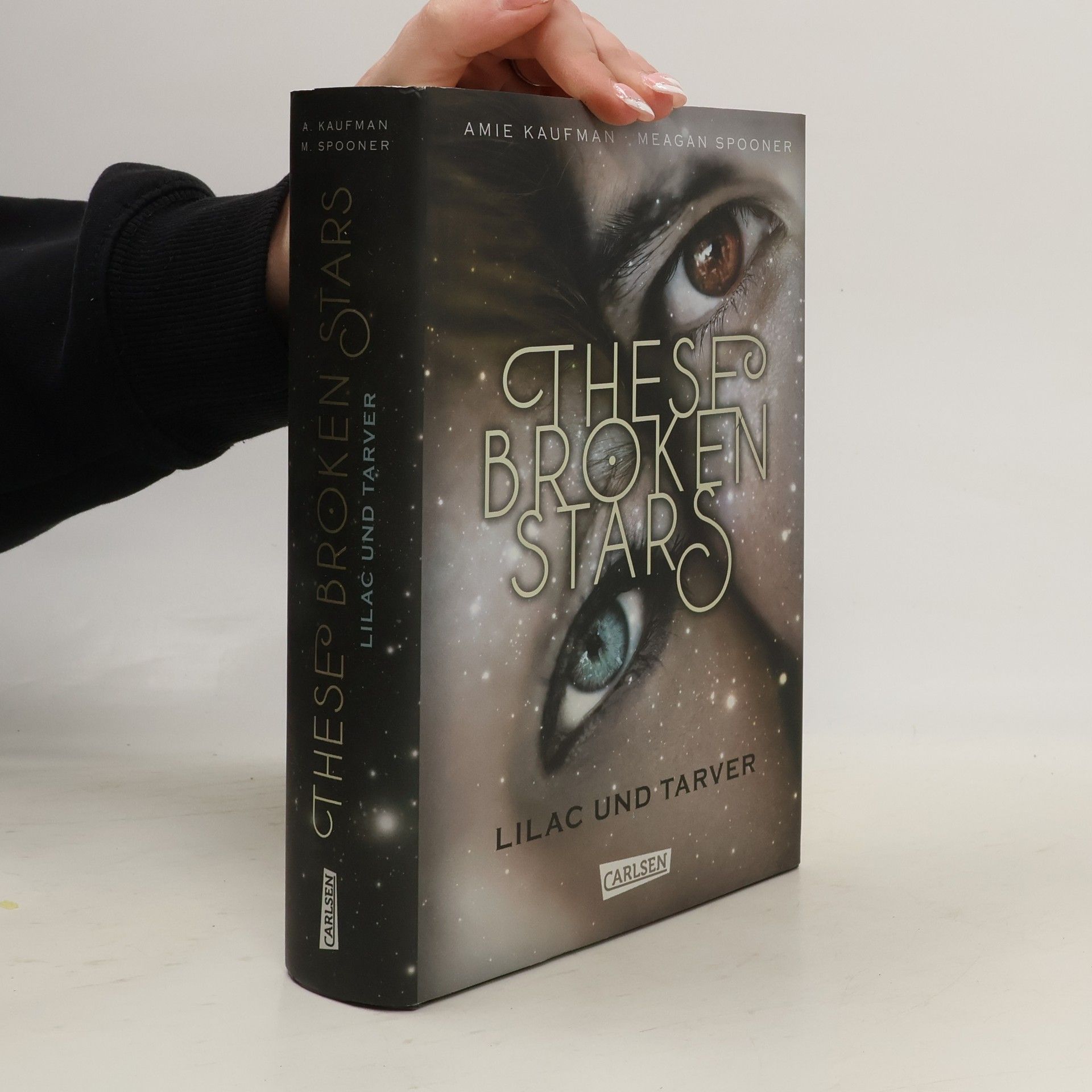 Amie Kaufman These broken stars