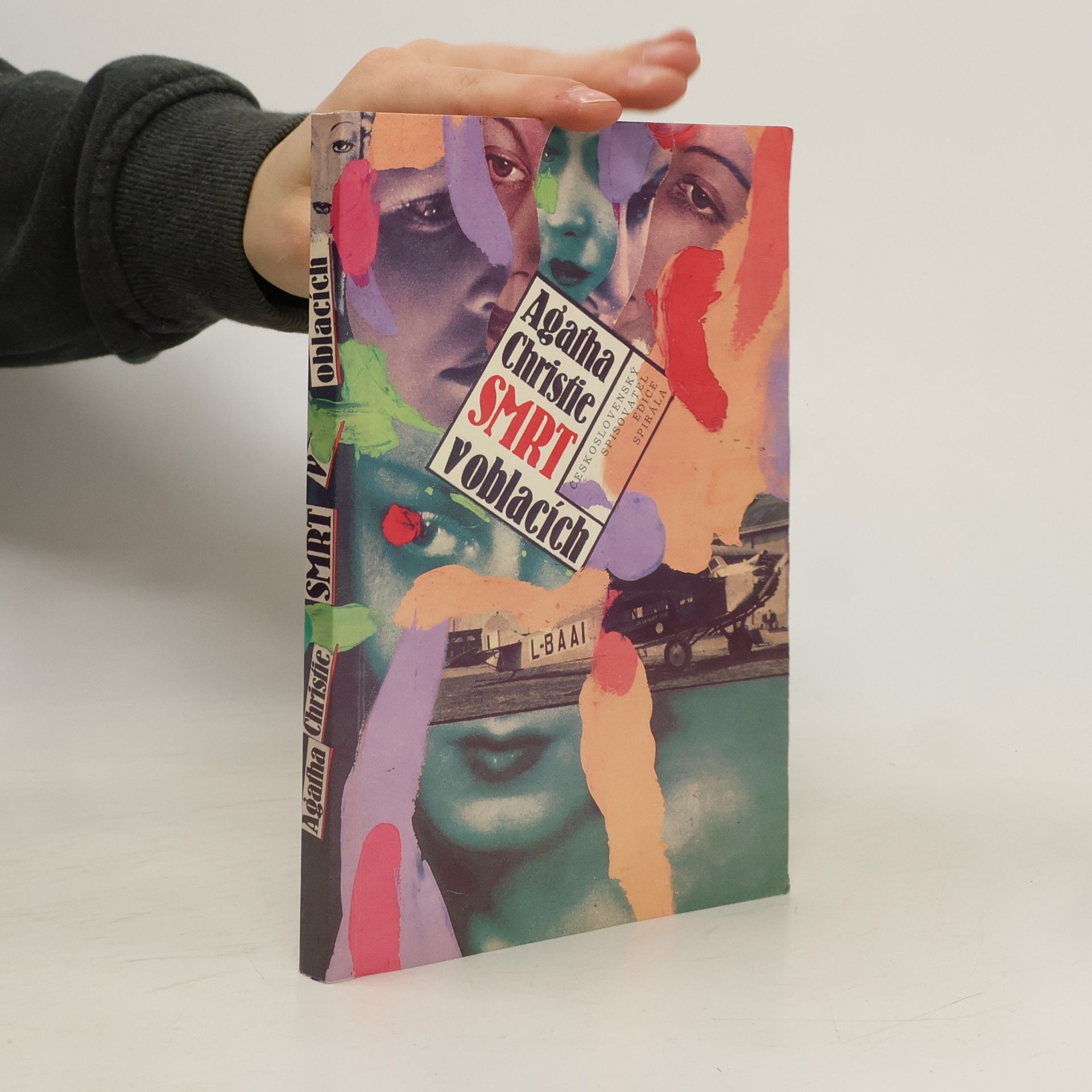 Agatha Christie Smrt v oblacích