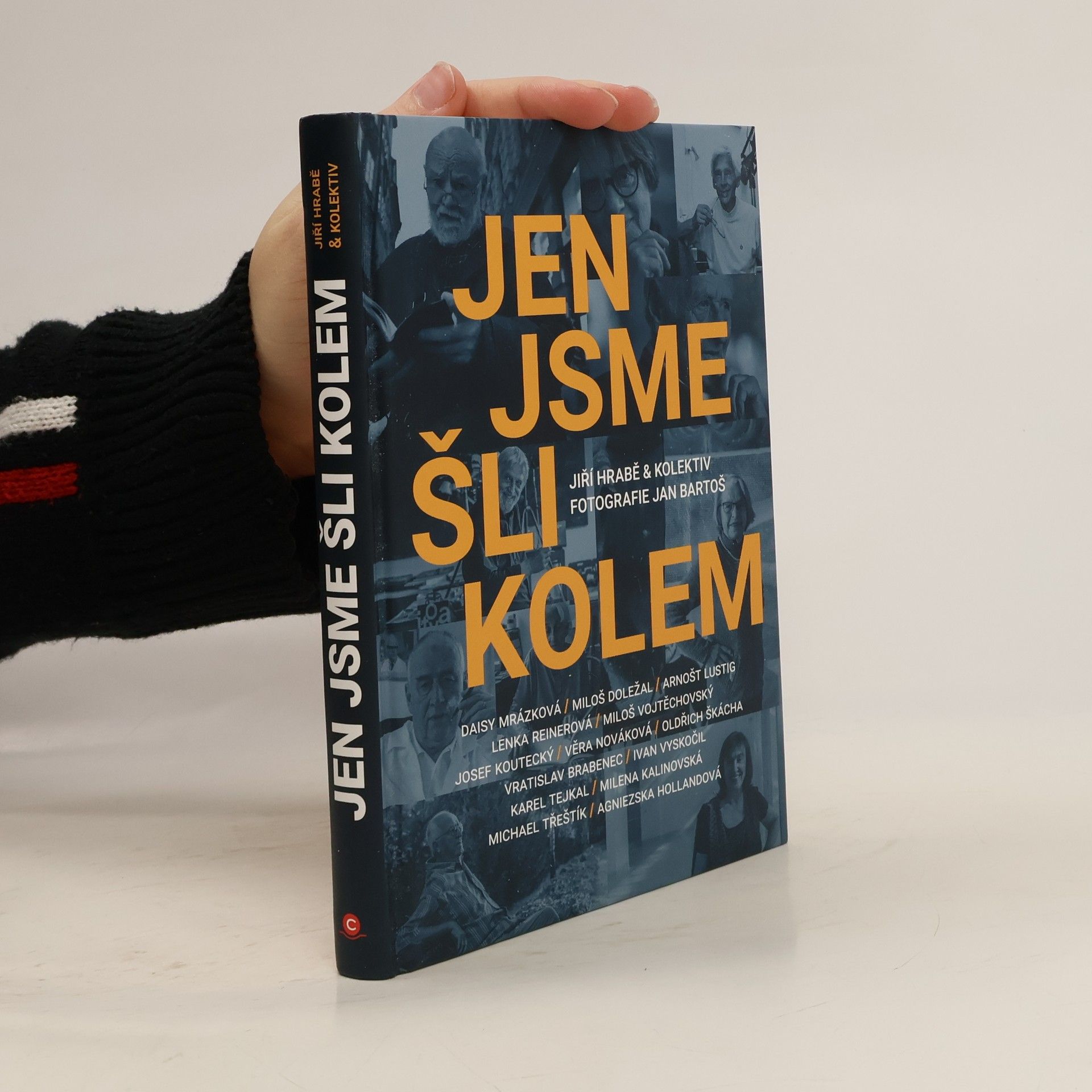 Jen jsme šli kolem