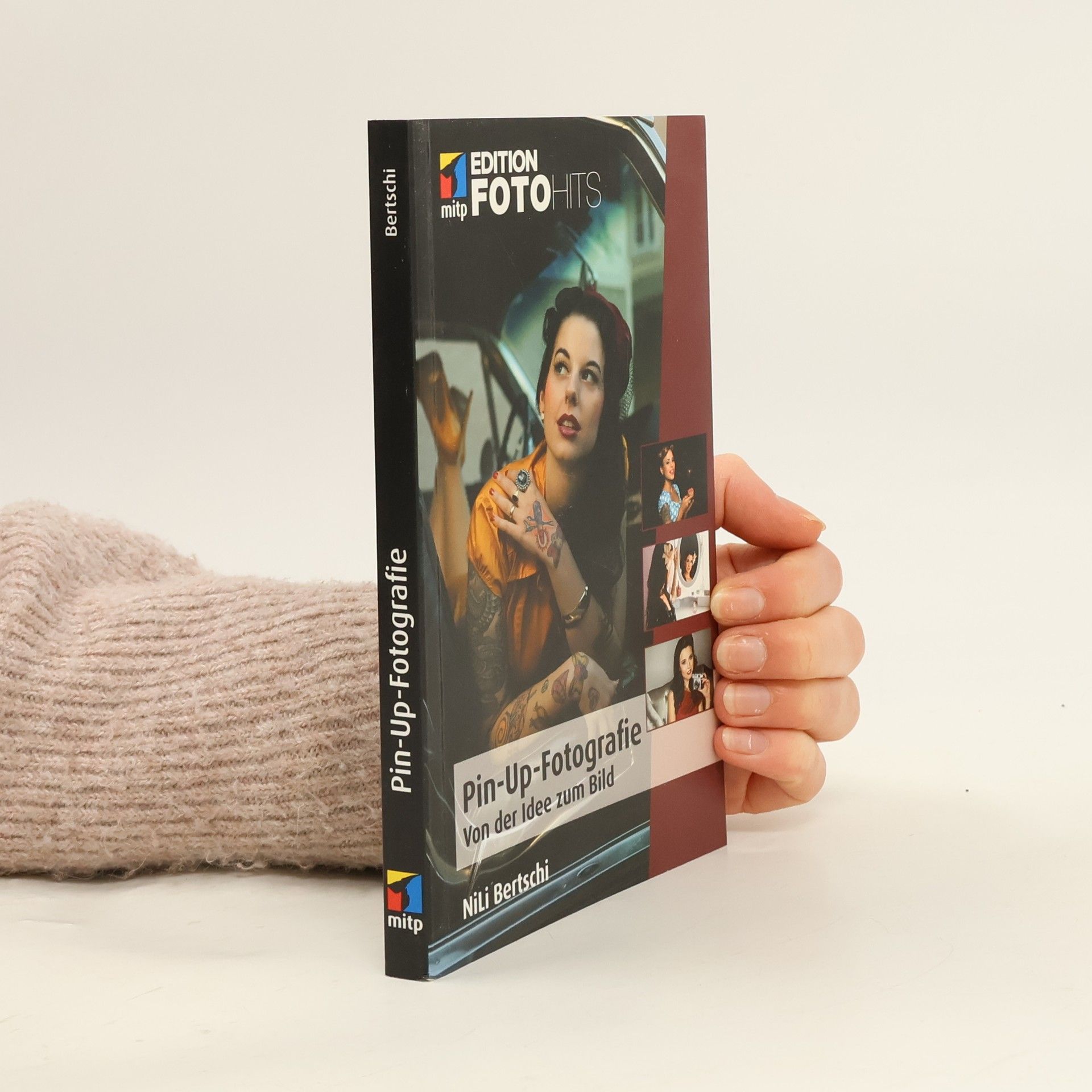 Daniela Nili Bertschi Edition FotoHits: Pin-Up-Fotografie