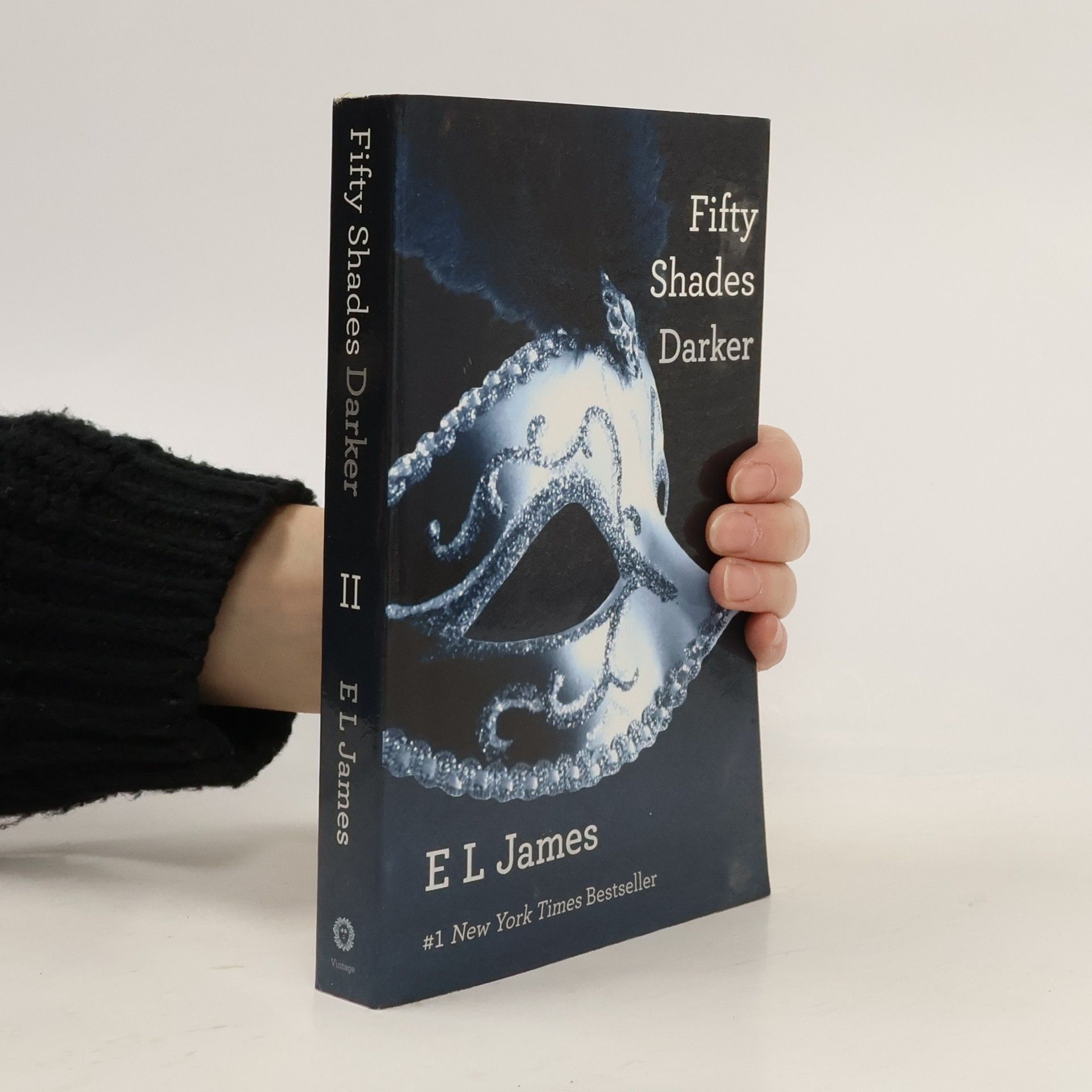 E. L. James Fifty Shades Darker