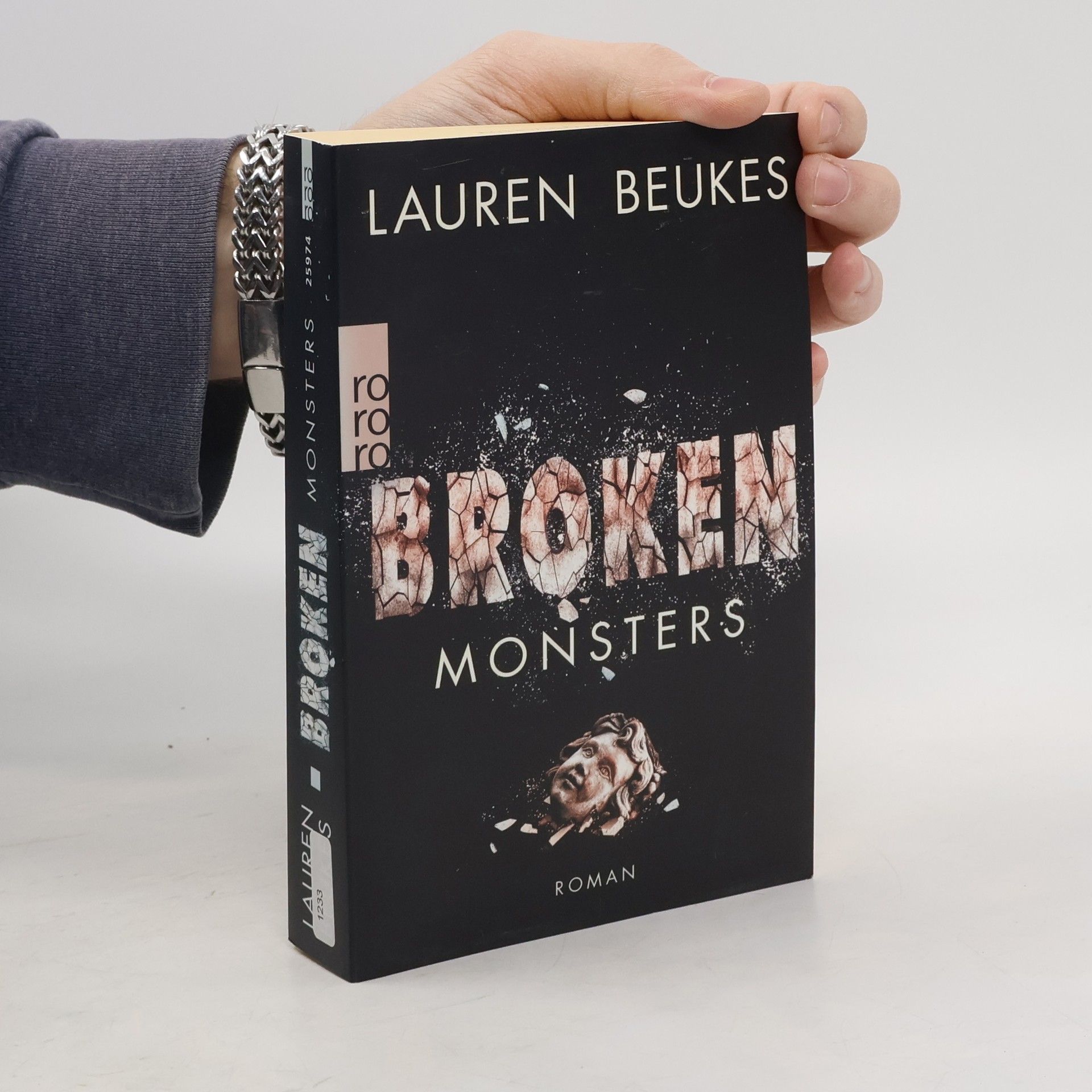Lauren Beukes Broken monsters