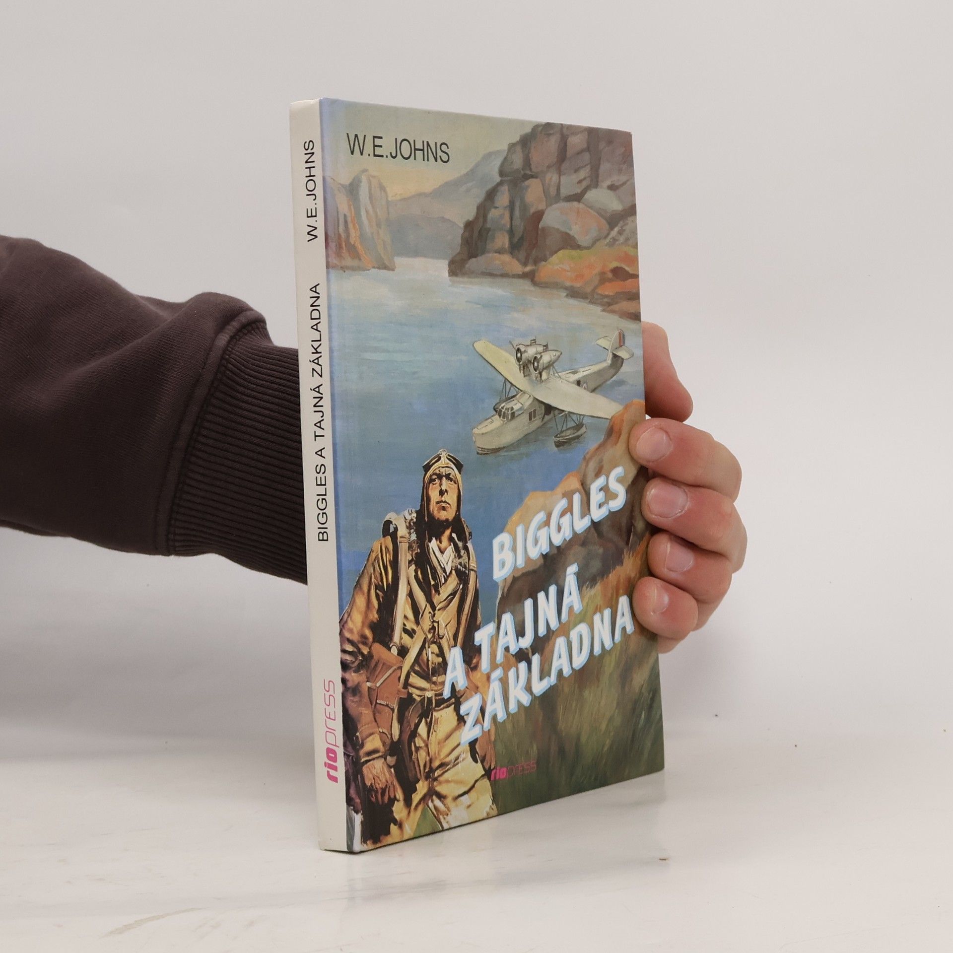 Biggles a tajná základna