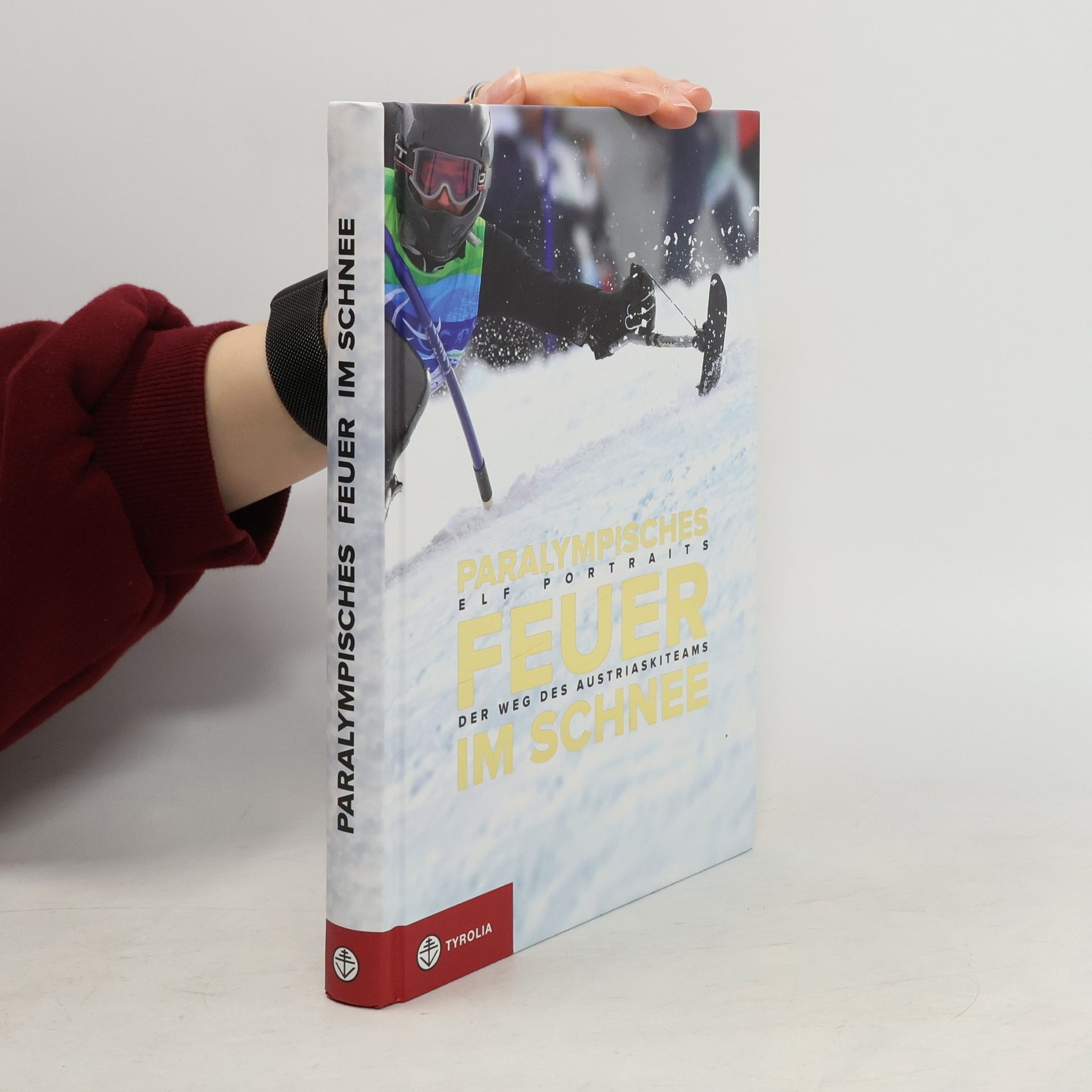 Paralympisches Feuer im Schnee