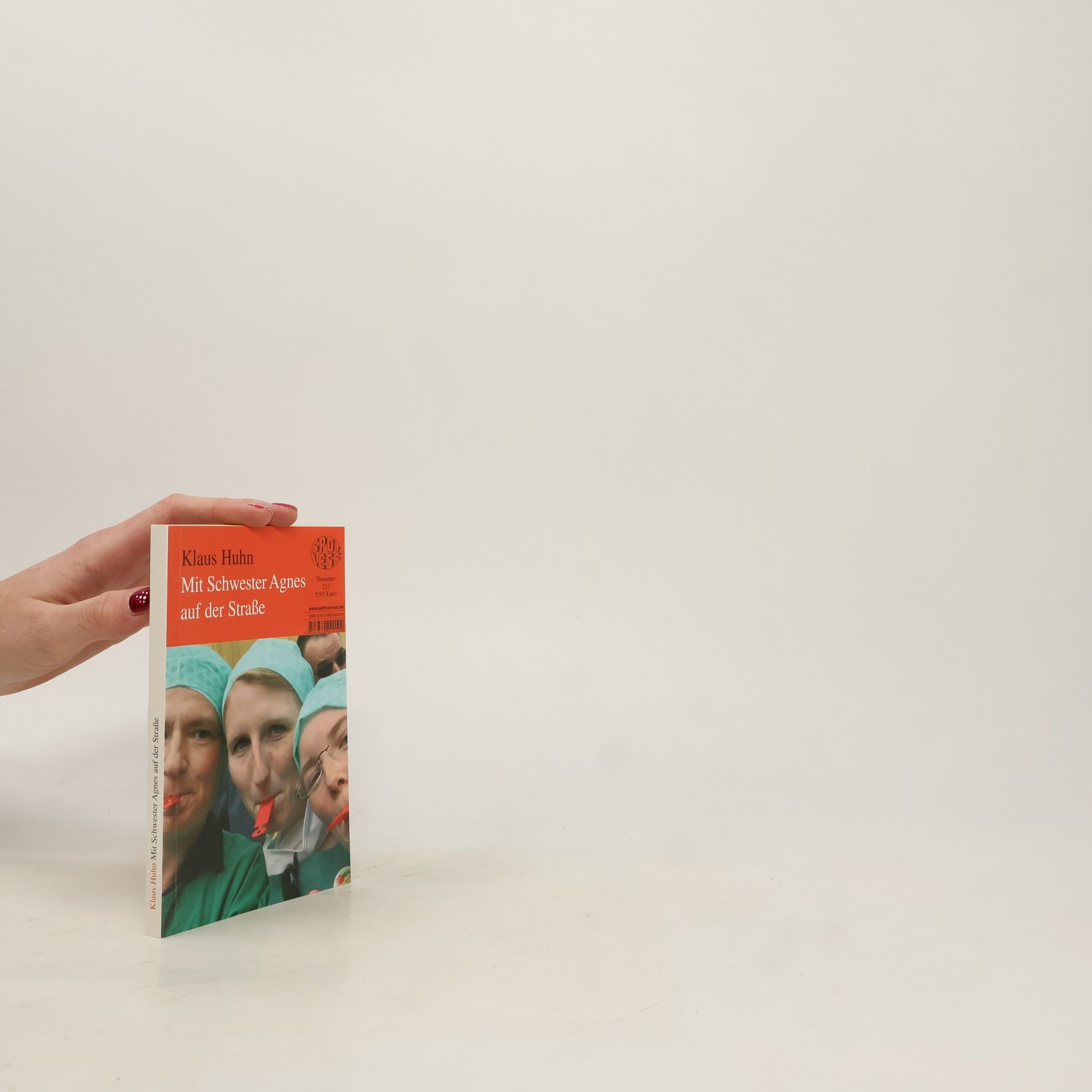 Klaus Huhn Mit Schwester Agnes auf der Straße