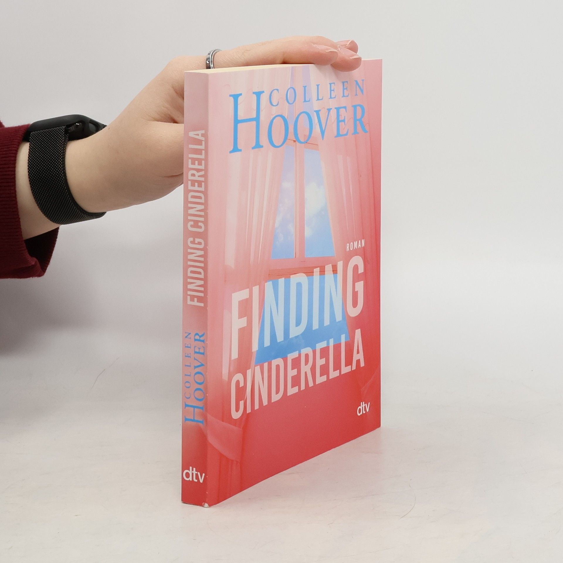 Colleen Hooverová Finding Cinderella