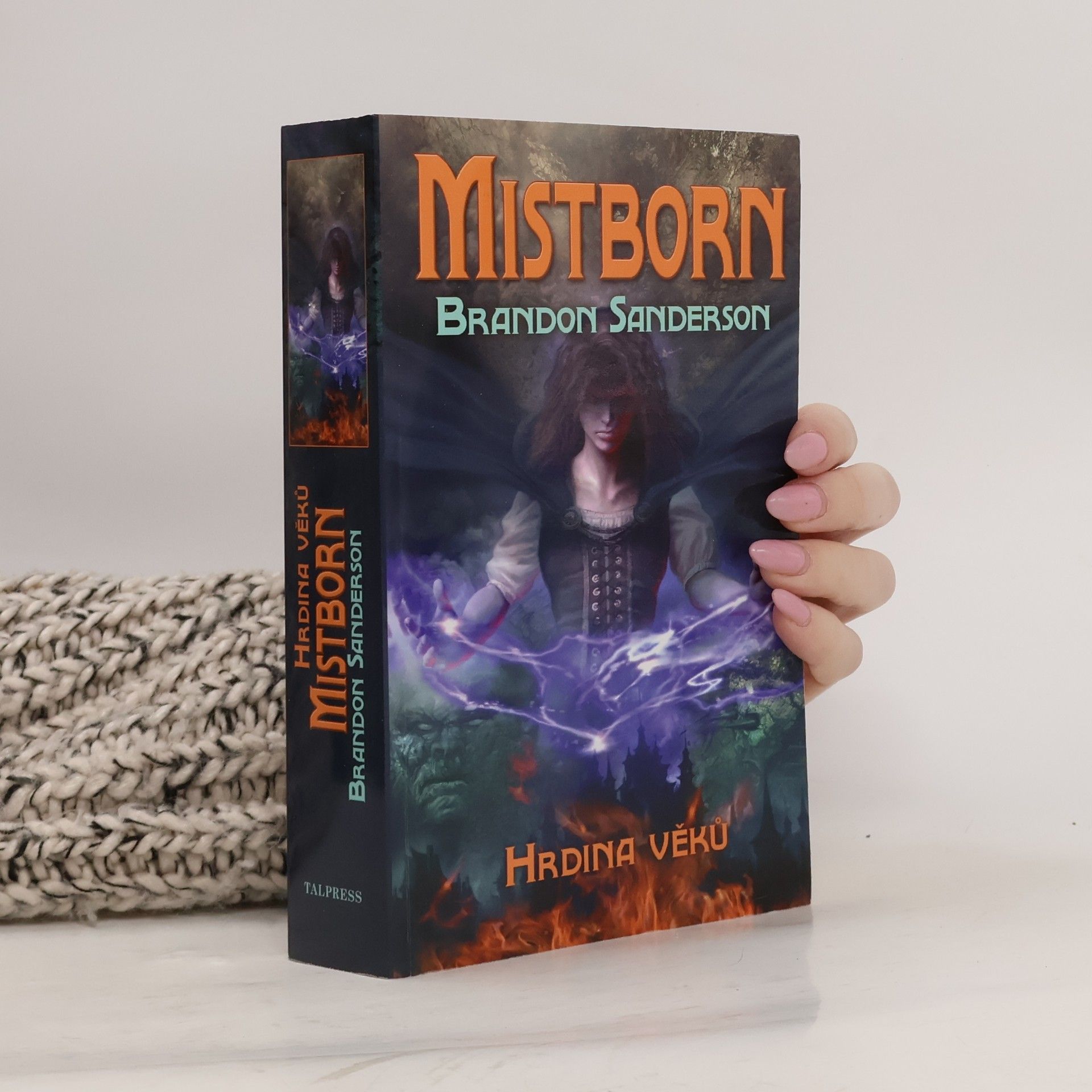Mistborn. Hrdina věků