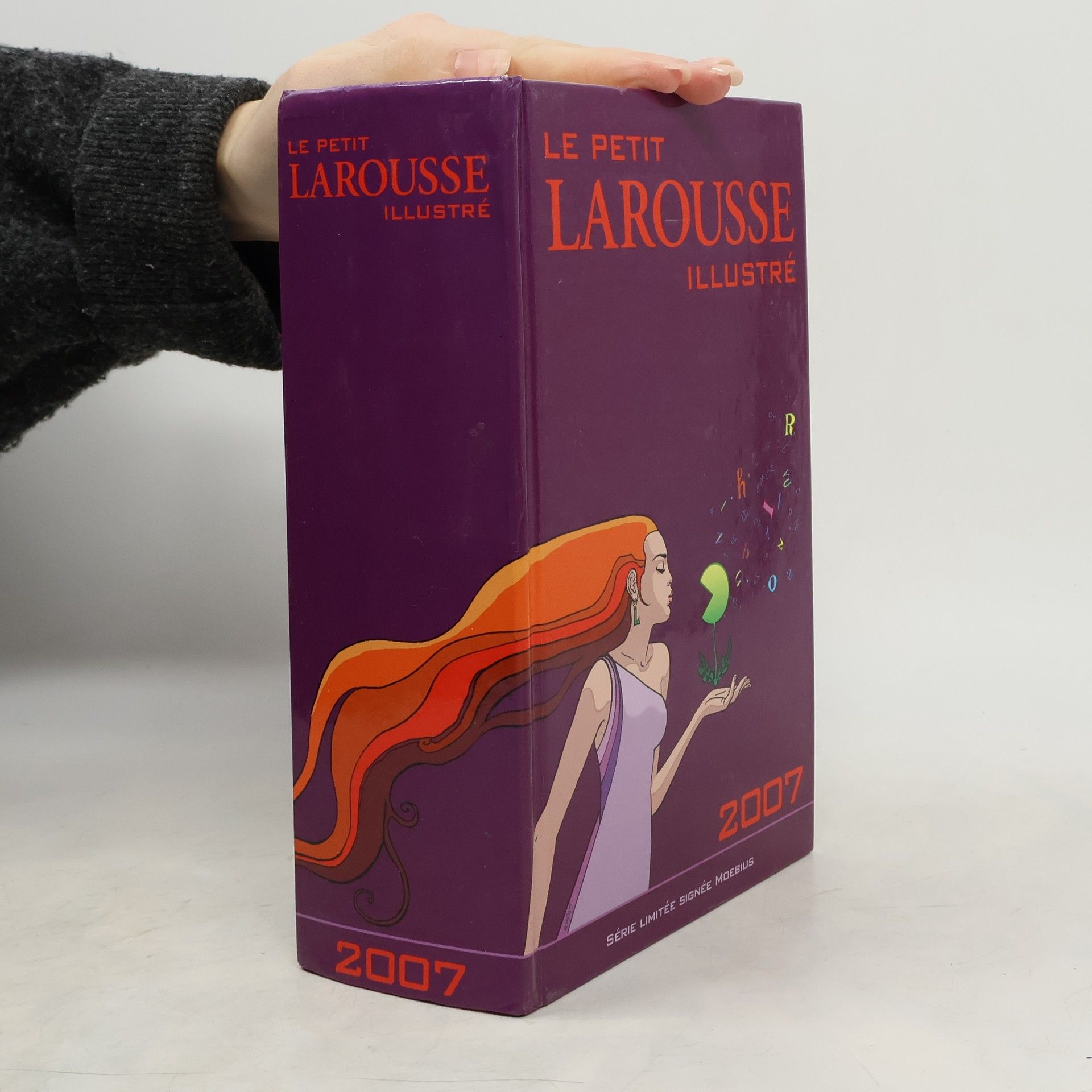 Le Petit Larousse illustré 2007