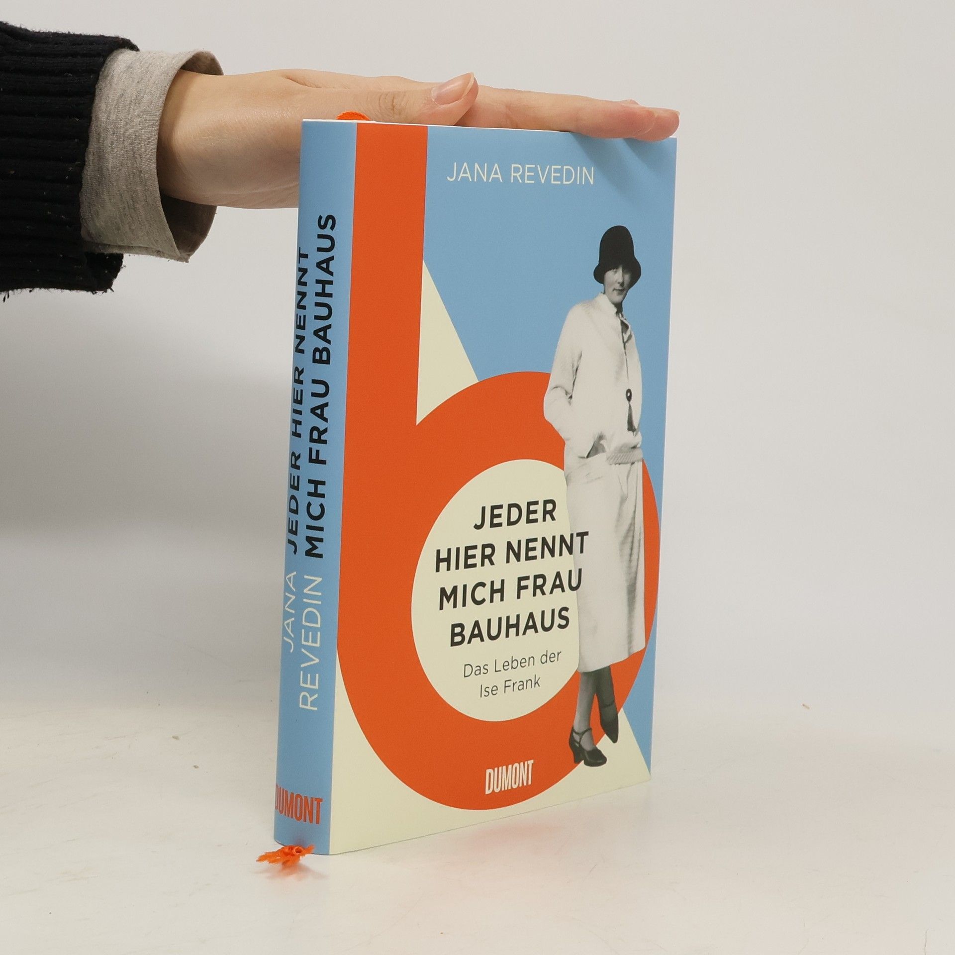 Jeder hier nennt mich "Frau Bauhaus"