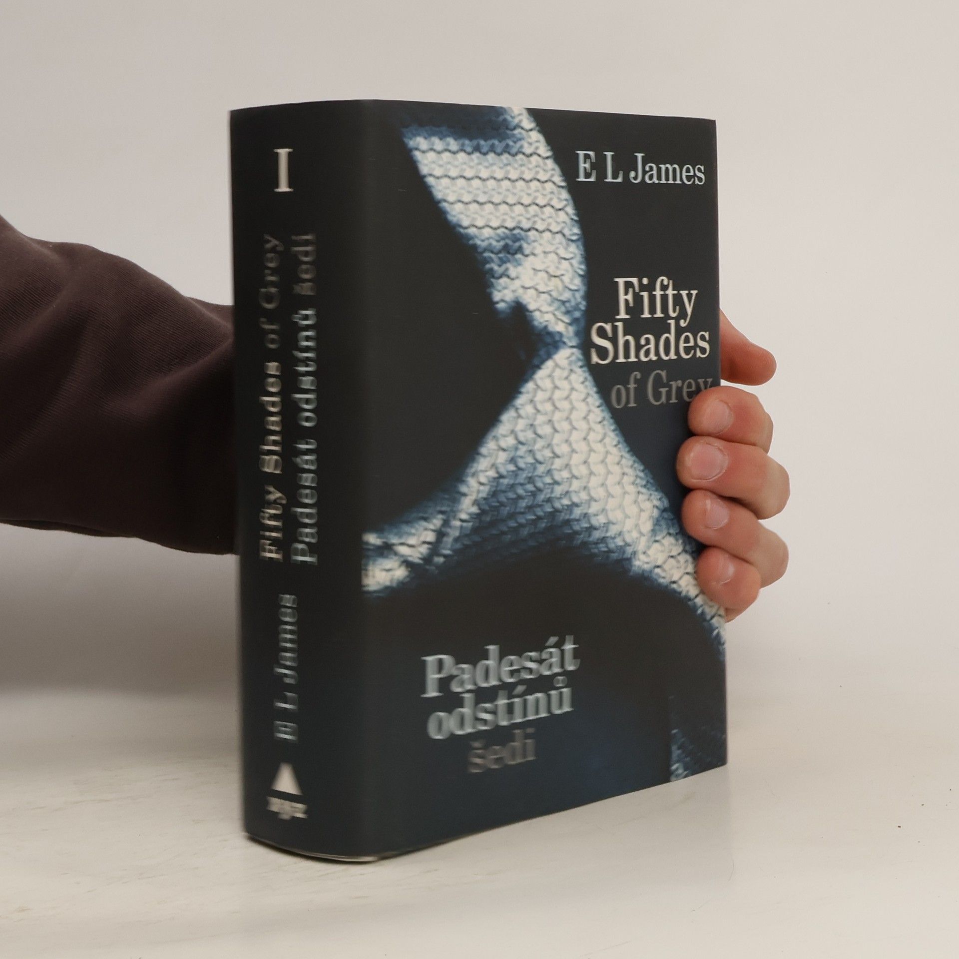 E L James Padesát odstínů šedi